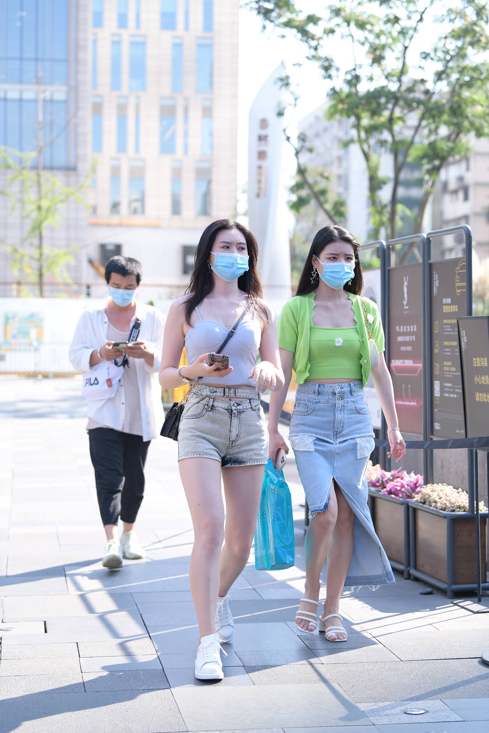 图片[3]-精选精选街拍作品 NO.1922 吊带热裤美女[40P]-草丛看图