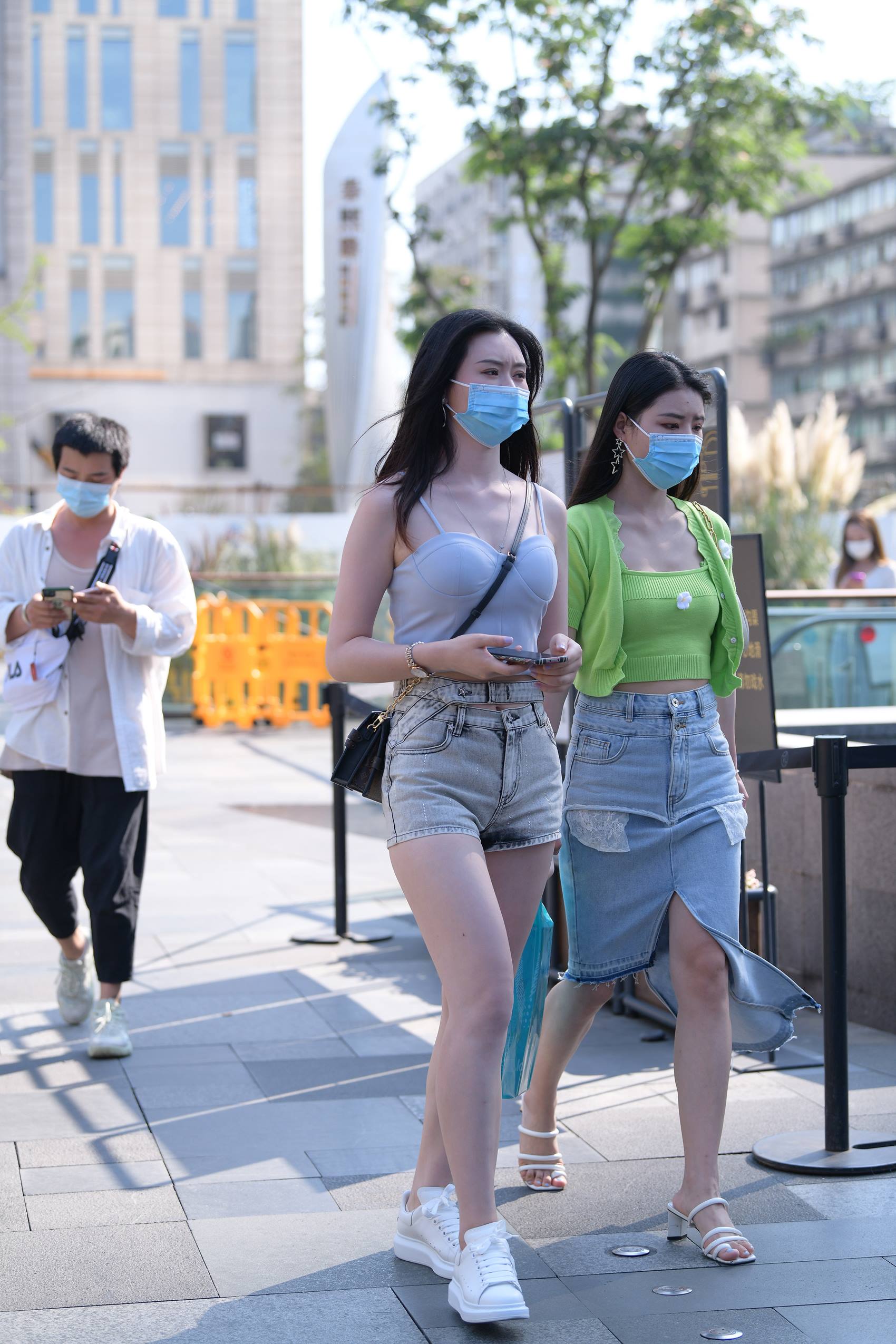 图片[6]-精选精选街拍作品 NO.1922 吊带热裤美女[40P]-草丛看图