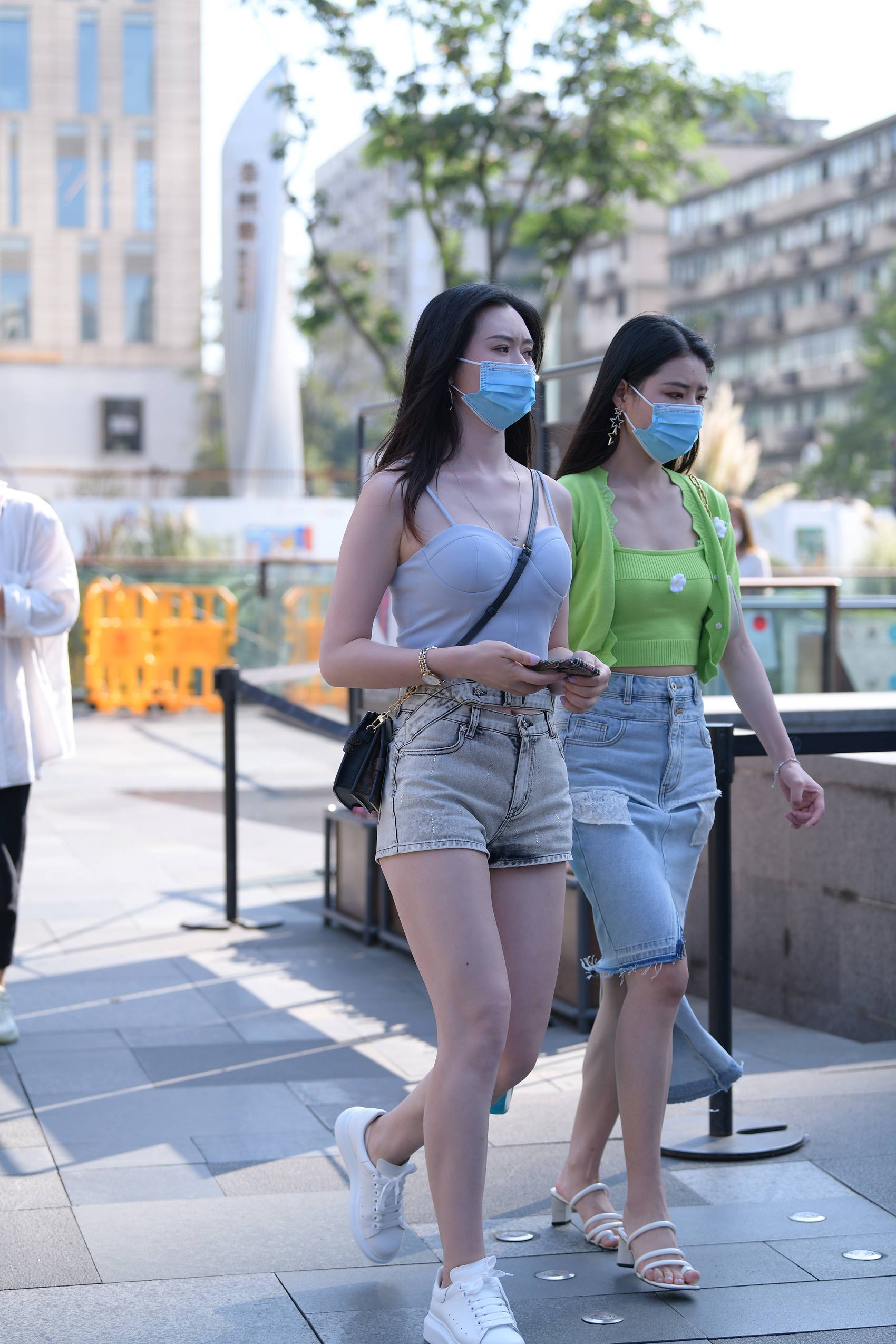 图片[8]-精选精选街拍作品 NO.1922 吊带热裤美女[40P]-草丛看图