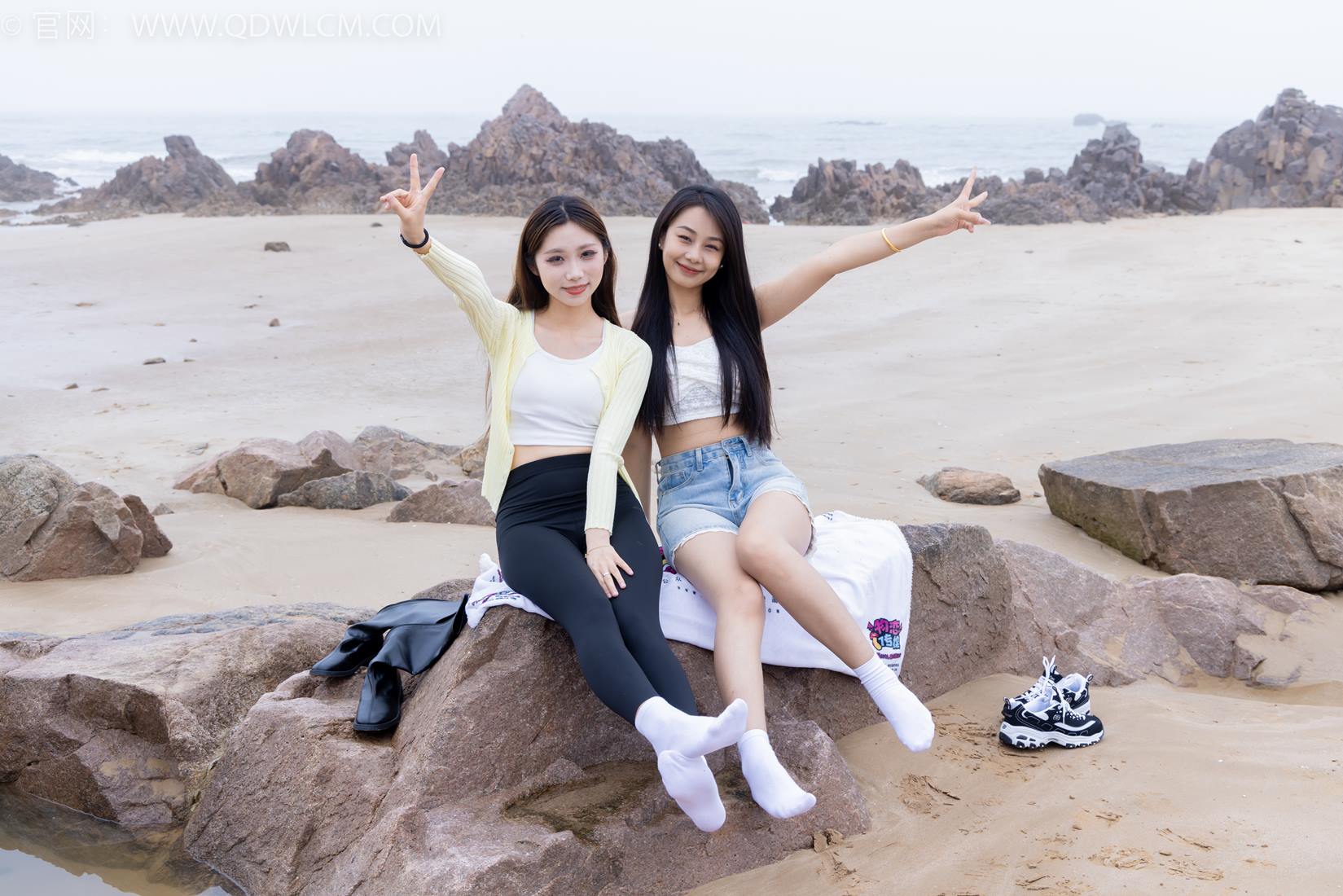 图片[1]-精选勿恋传媒 NO.2405 岚岚泡泡-长靴、运动鞋、白棉袜[122P]-草丛看图