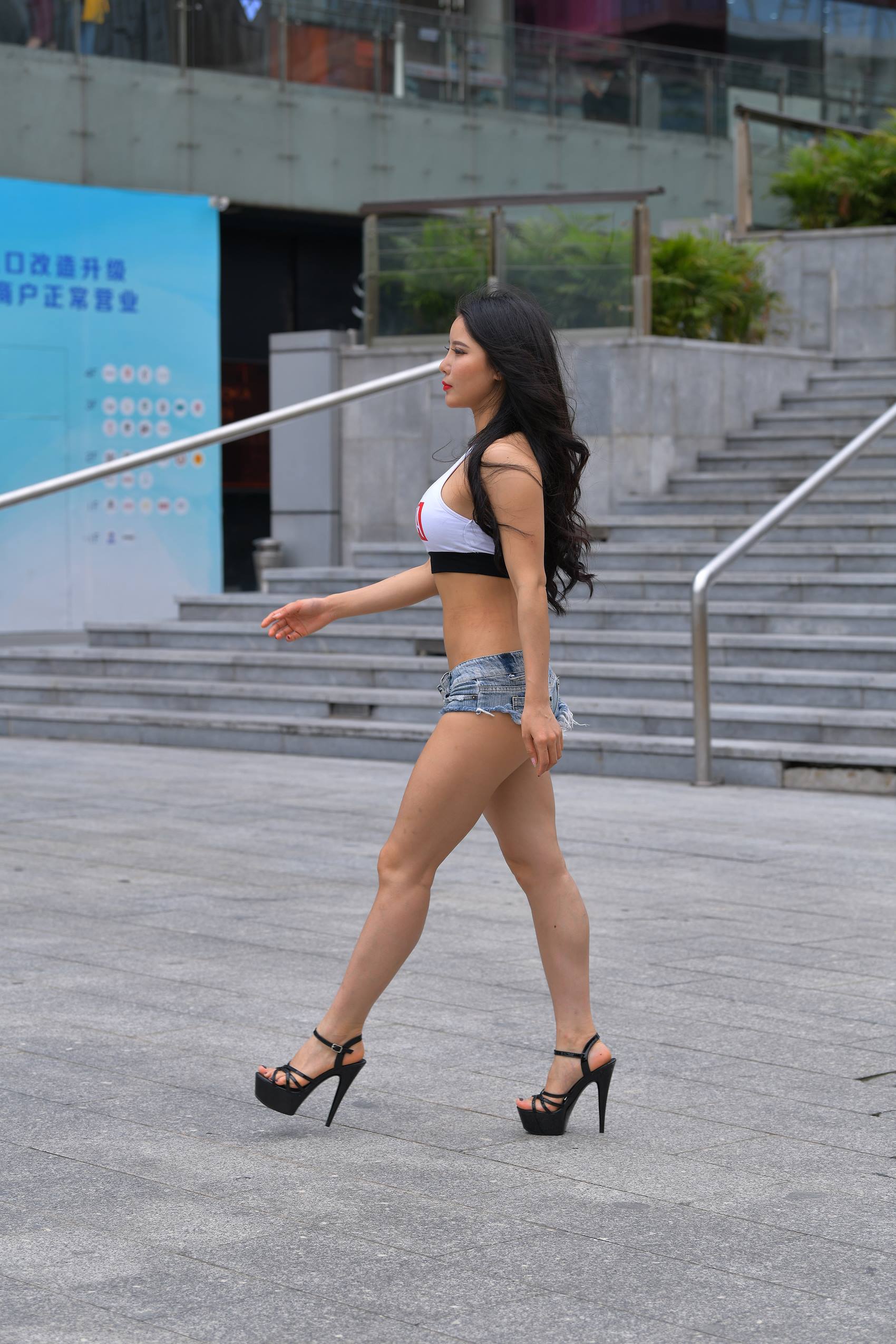 图片[4]-精选精选街拍作品 NO.1905 视觉冲击 热裤的狂想曲[64P]-草丛看图