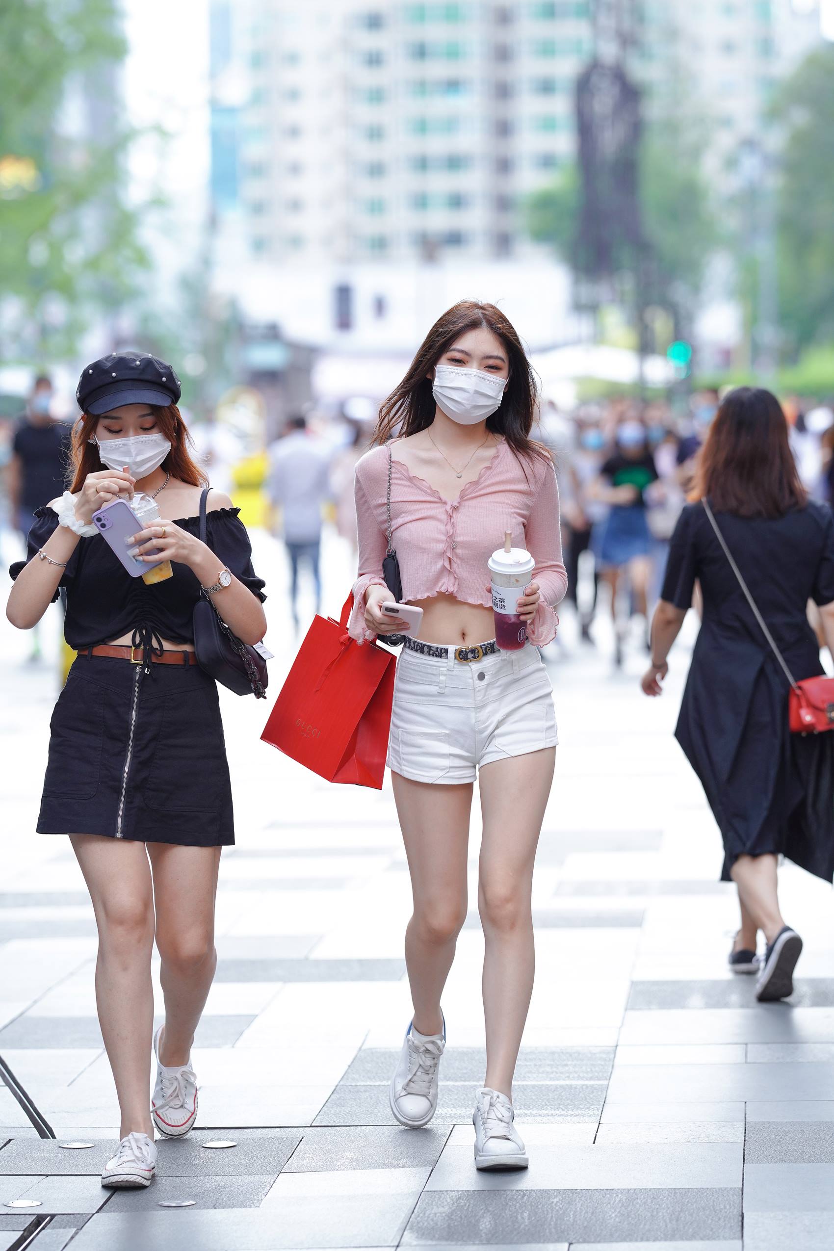 图片[6]-精选精选街拍作品 NO.1931 漂亮的白色热裤小解解[35P]-草丛看图