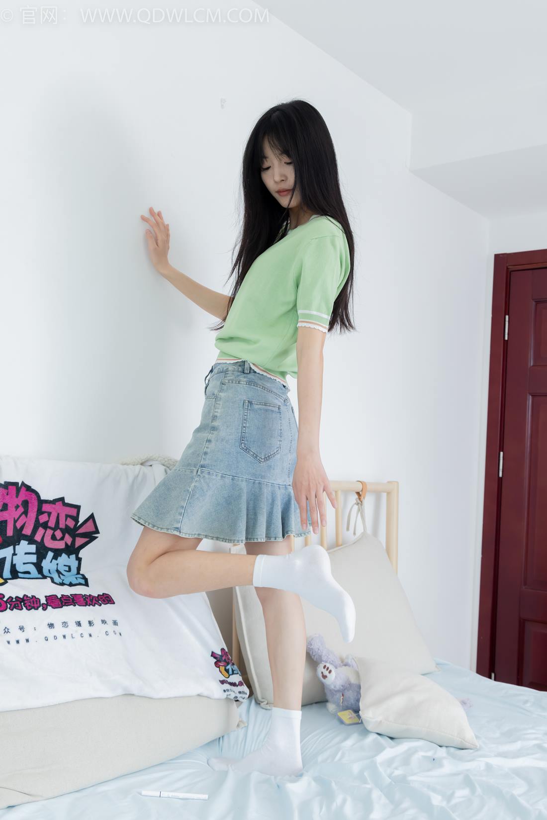 图片[5]-精选勿恋传媒 NO.2402 茯苓-板鞋、白棉袜、裸足[59P]-草丛看图