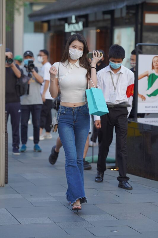 精选精选街拍作品 NO.1926 街拍牛仔裤长腿美女[80P]-草丛看图