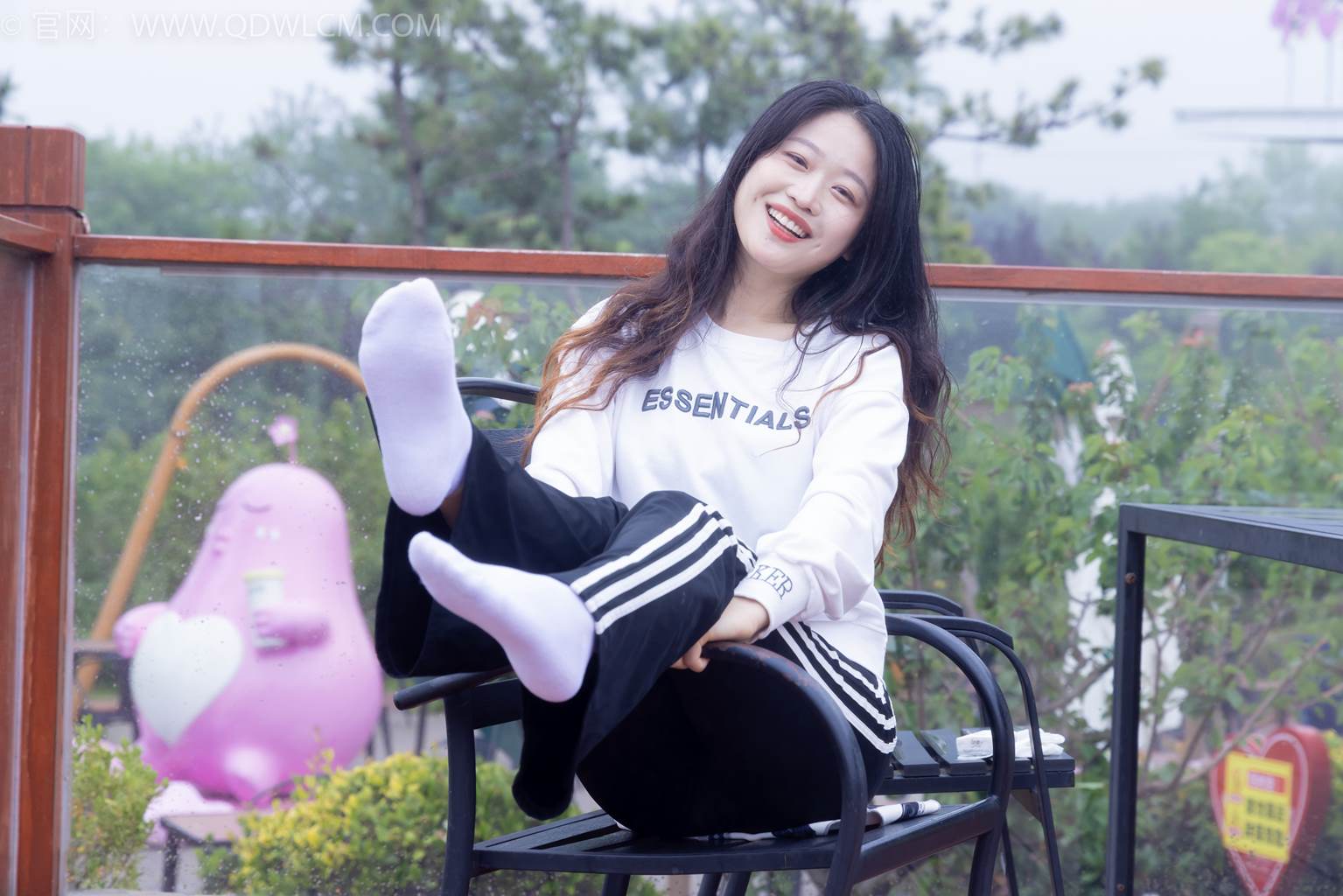 图片[4]-精选勿恋传媒 NO.2458 小紫-运动鞋、白短棉袜、裸足[110P]-草丛看图