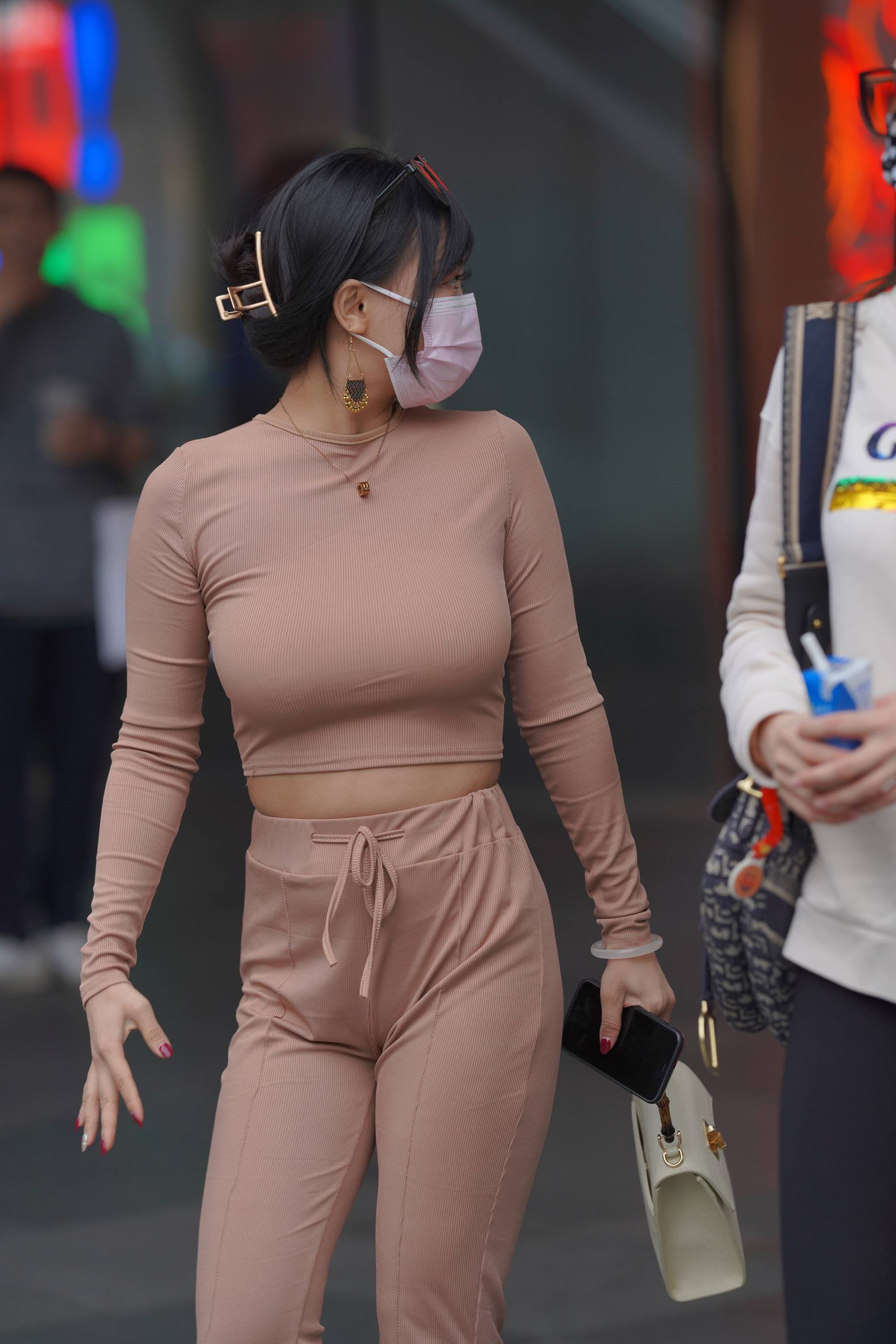 图片[3]-精选精选街拍作品 NO.1944 身材超绝的美少妇套图[84P]-草丛看图