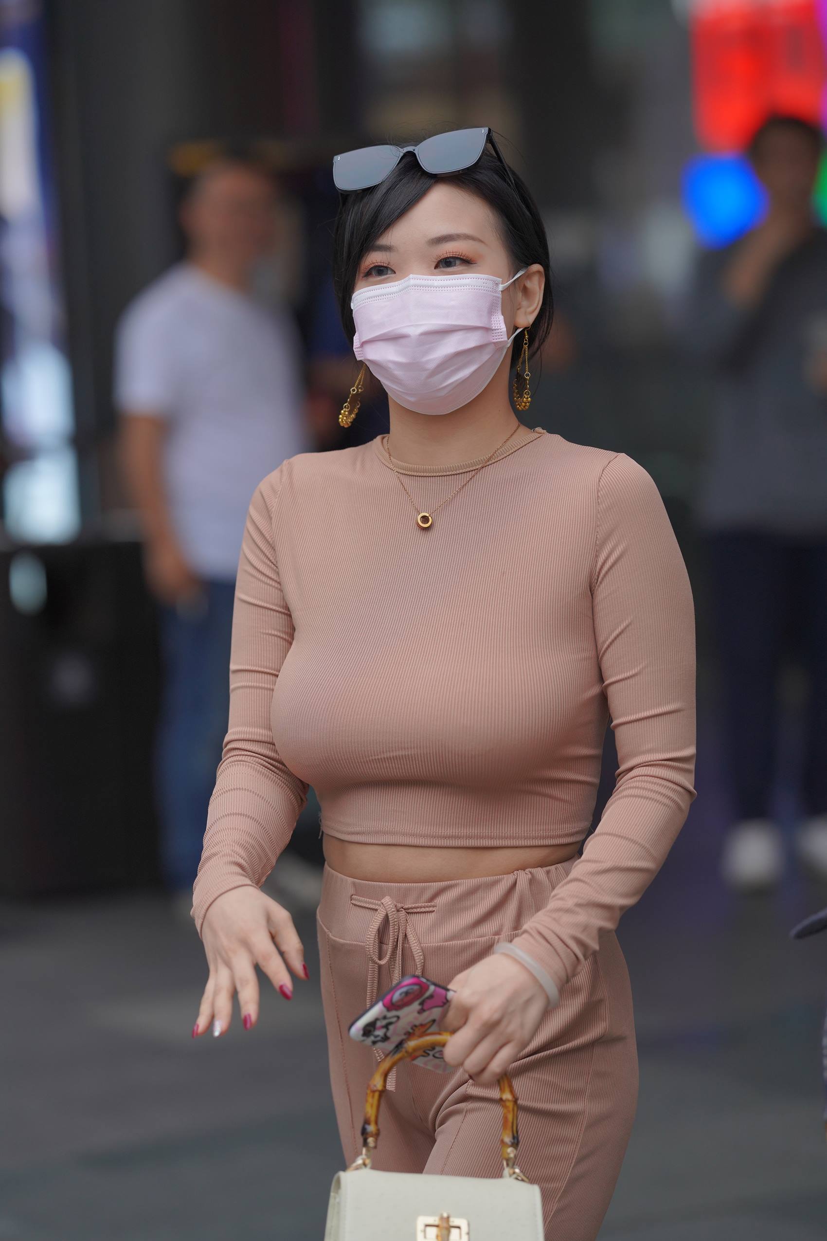 图片[5]-精选精选街拍作品 NO.1944 身材超绝的美少妇套图[84P]-草丛看图