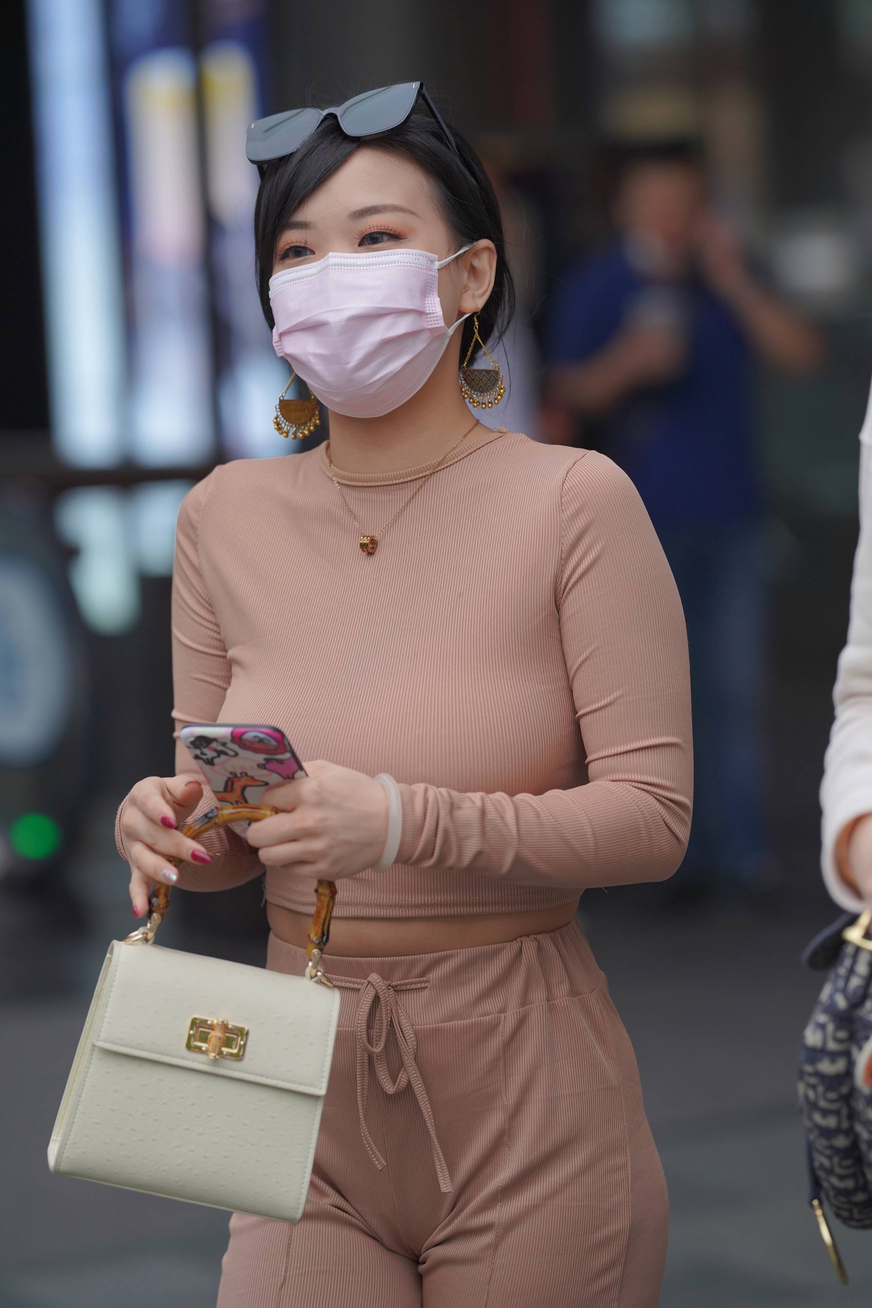 图片[6]-精选精选街拍作品 NO.1944 身材超绝的美少妇套图[84P]-草丛看图