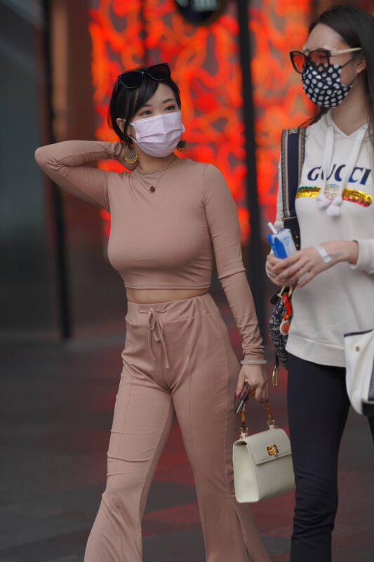 精选精选街拍作品 NO.1944 身材超绝的美少妇套图[84P]-草丛看图