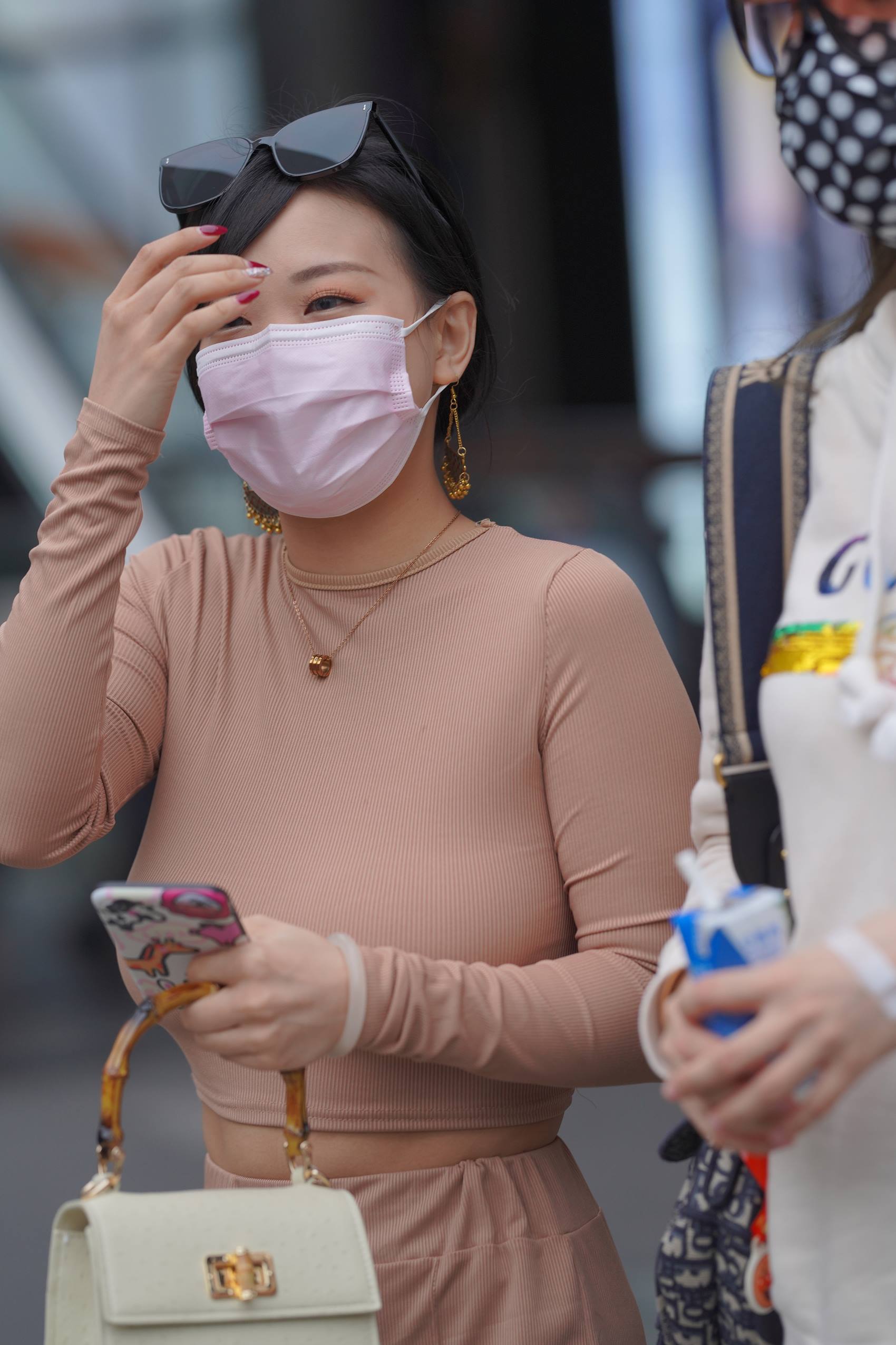 图片[8]-精选精选街拍作品 NO.1944 身材超绝的美少妇套图[84P]-草丛看图