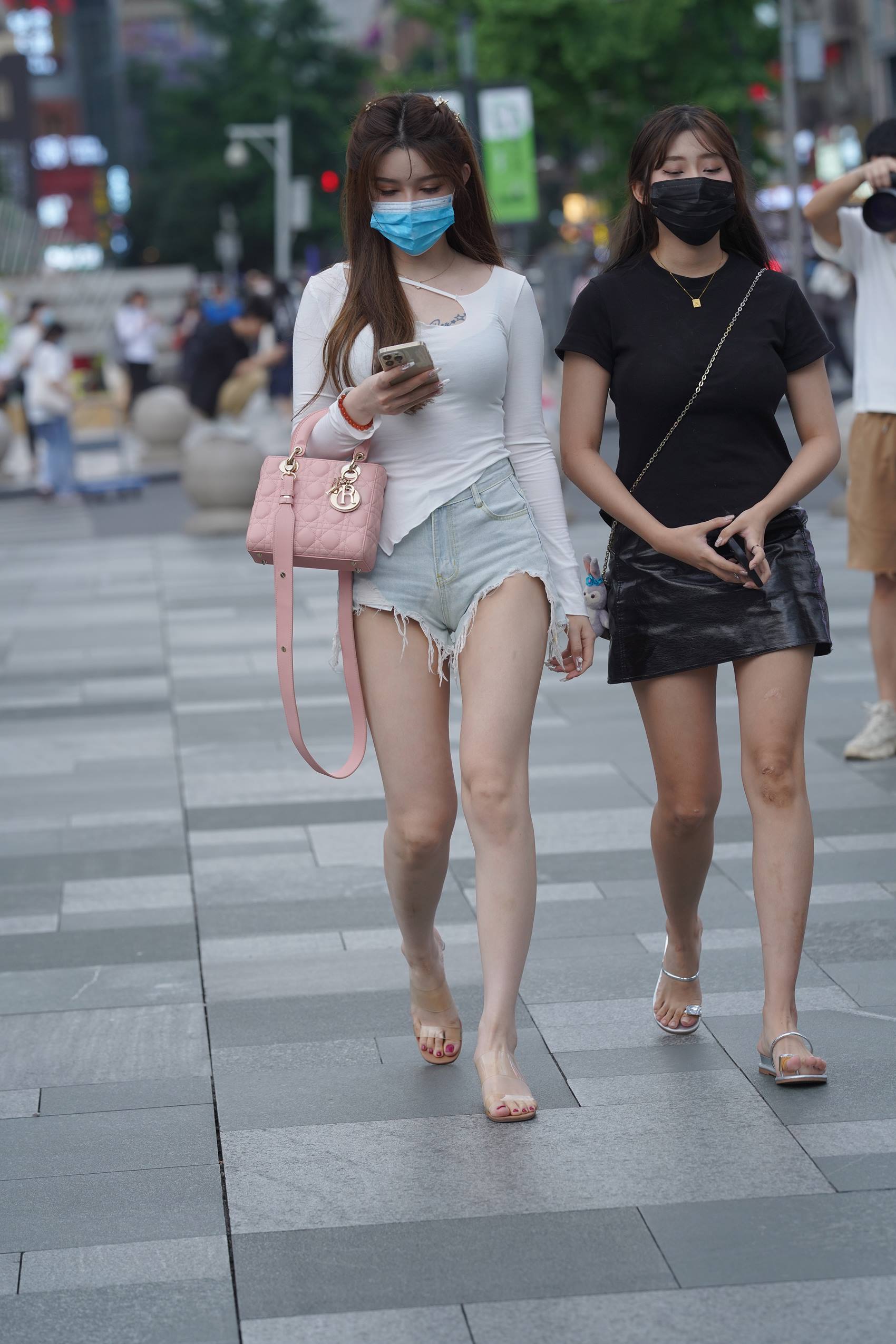 图片[1]-精选精选街拍作品 NO.1928 浅蓝色牛仔短裤街拍[80P]-草丛看图