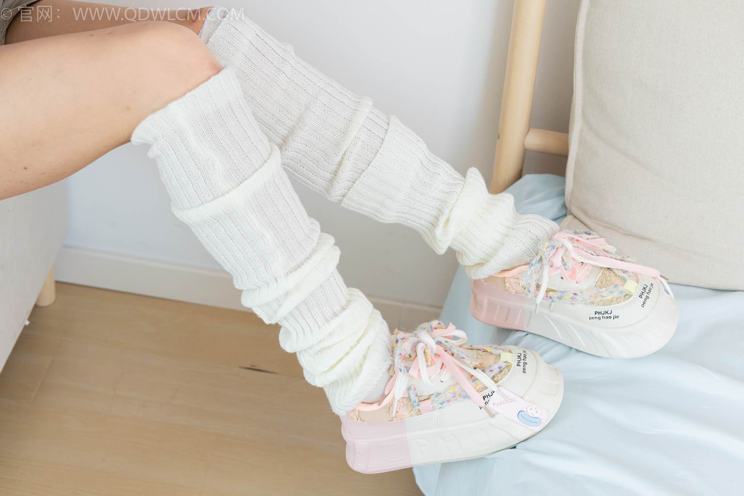 图片[8]-精选勿恋传媒 NO.2463 小野-板鞋、白棉袜、裸足、堆堆袜套[144P]-草丛看图