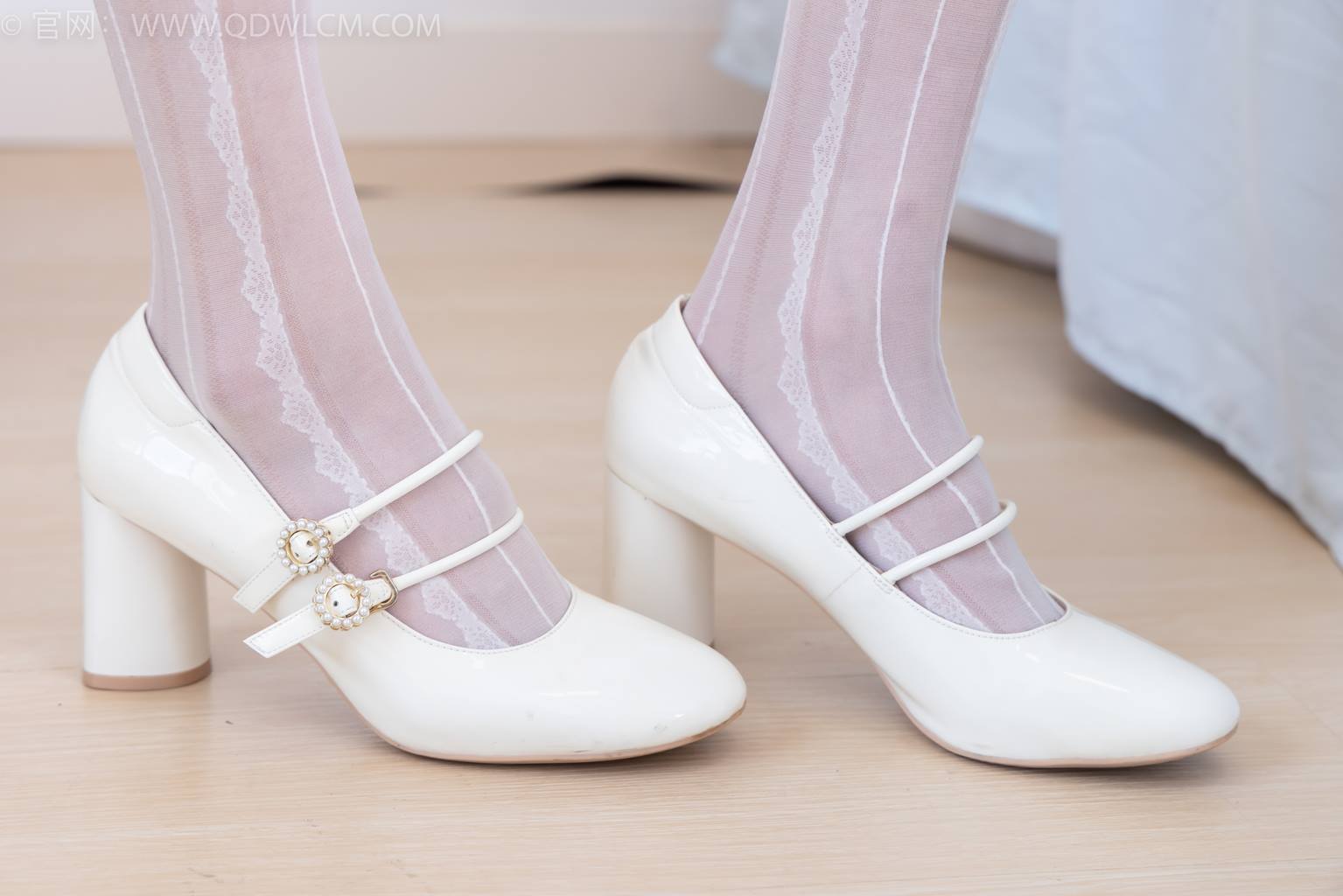 图片[5]-精选勿恋传媒 NO.2431 茯苓-两双高跟鞋、两双丝[140P]-草丛看图