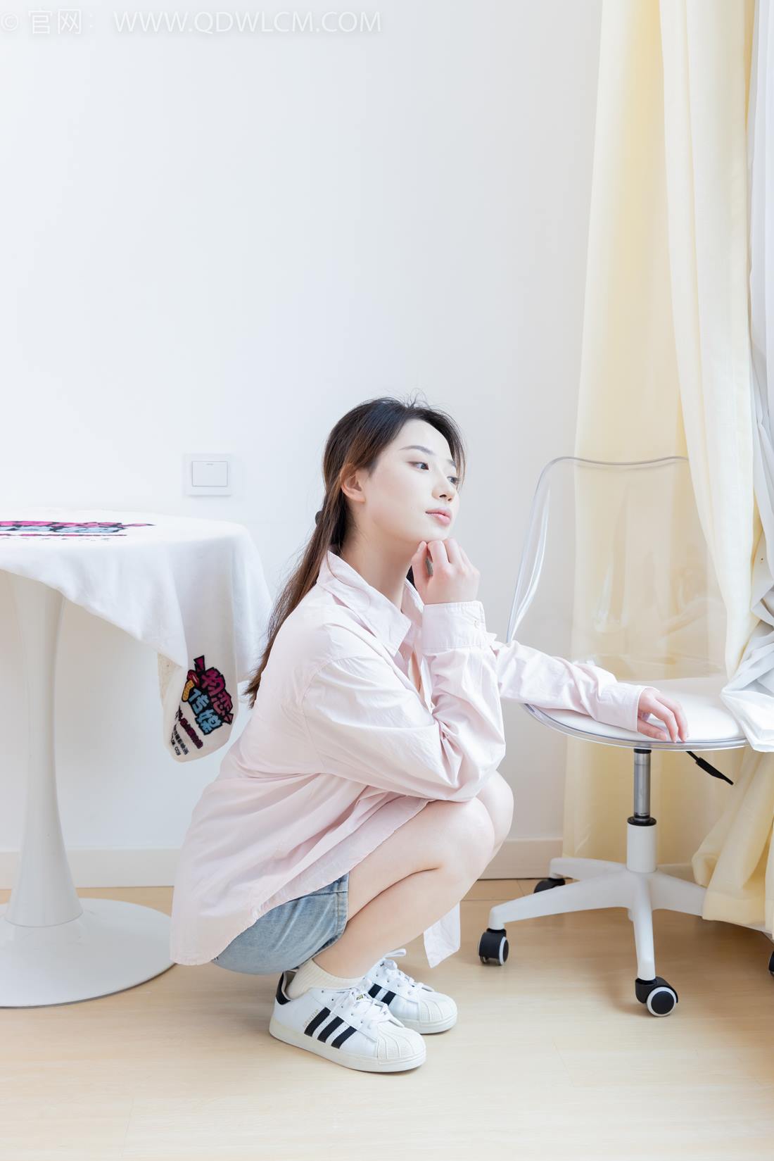 图片[5]-精选勿恋传媒 NO.2395 荔枝-板鞋、白棉袜、裸足[110P]-草丛看图