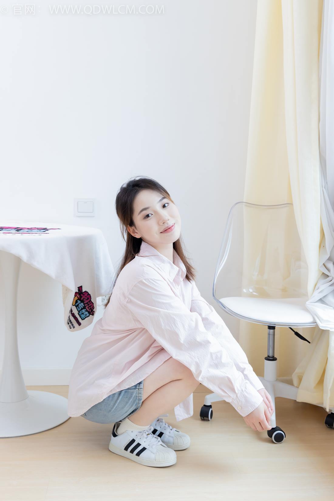 图片[6]-精选勿恋传媒 NO.2395 荔枝-板鞋、白棉袜、裸足[110P]-草丛看图