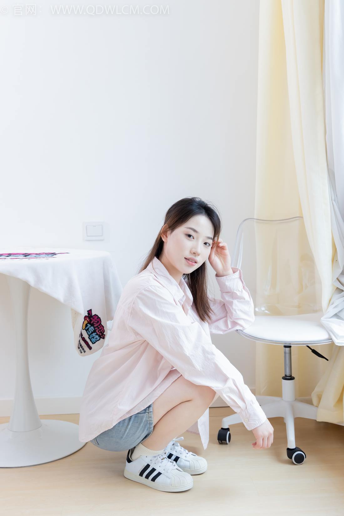 图片[7]-精选勿恋传媒 NO.2395 荔枝-板鞋、白棉袜、裸足[110P]-草丛看图