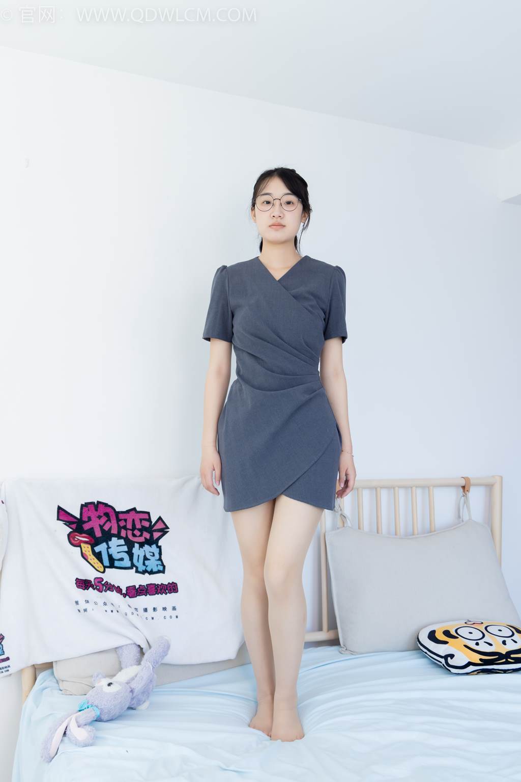 图片[4]-精选勿恋传媒 NO.2466 小椿-三双高跟鞋、薄肉丝、裸足[150P]-草丛看图