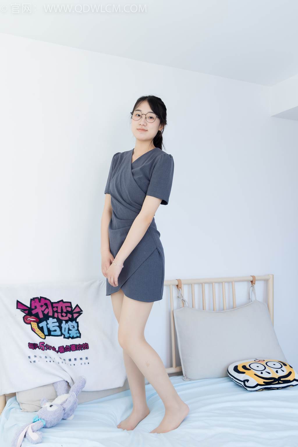 图片[5]-精选勿恋传媒 NO.2466 小椿-三双高跟鞋、薄肉丝、裸足[150P]-草丛看图