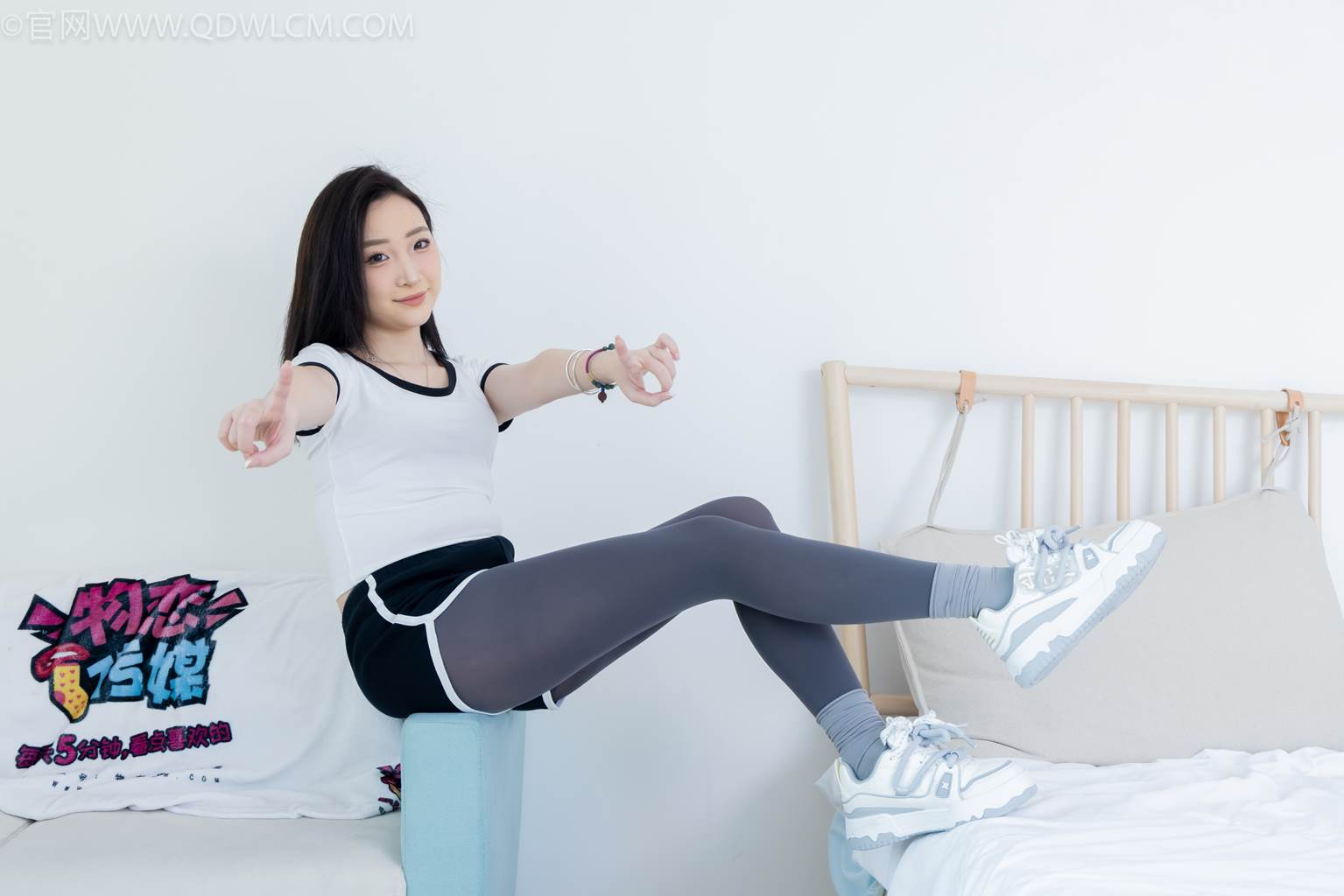 图片[2]-精选勿恋传媒 NO.2443 恬恬-体操服、板鞋、厚灰丝、灰色冰丝袜[163P]-草丛看图