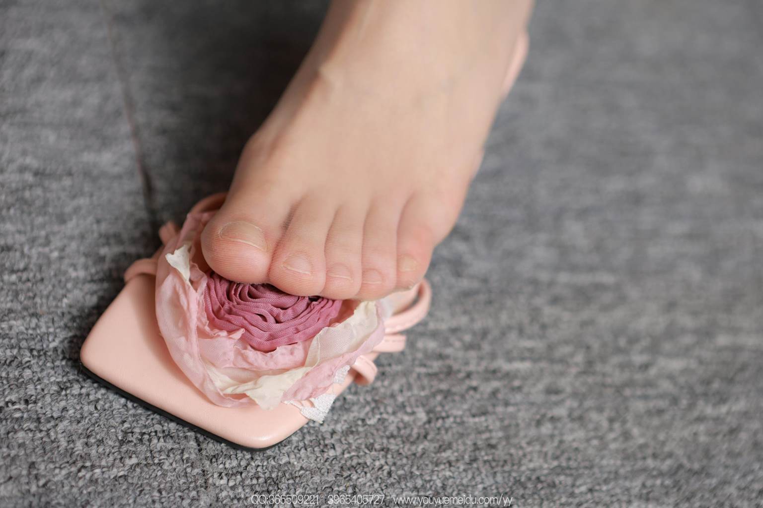 图片[8]-精选[IESS异思趣向] 2025.08.26 丝享家2141：小婕《粉粉嫩嫩》[79P]-草丛看图