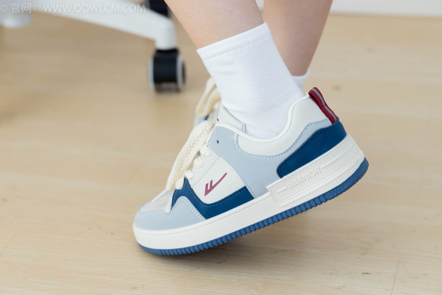 图片[7]-精选勿恋传媒 NO.2461 珠珠-板鞋、白棉袜、裸足[150P]-草丛看图