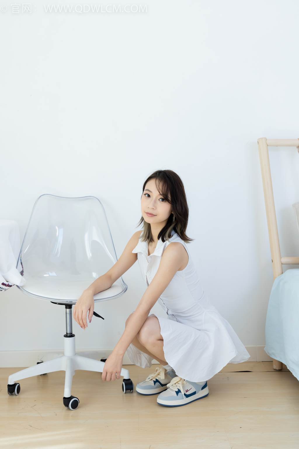 图片[8]-精选勿恋传媒 NO.2461 珠珠-板鞋、白棉袜、裸足[150P]-草丛看图