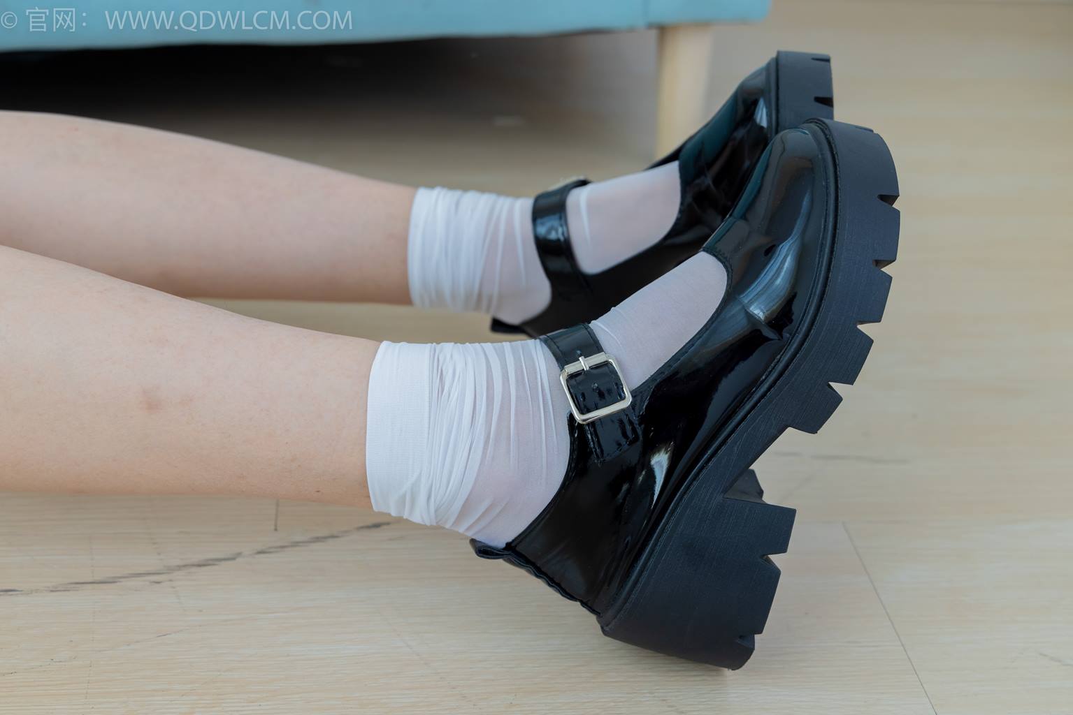 图片[6]-精选勿恋传媒 NO.2427 泡泡-JK至服、皮鞋、短白丝[124P]-草丛看图