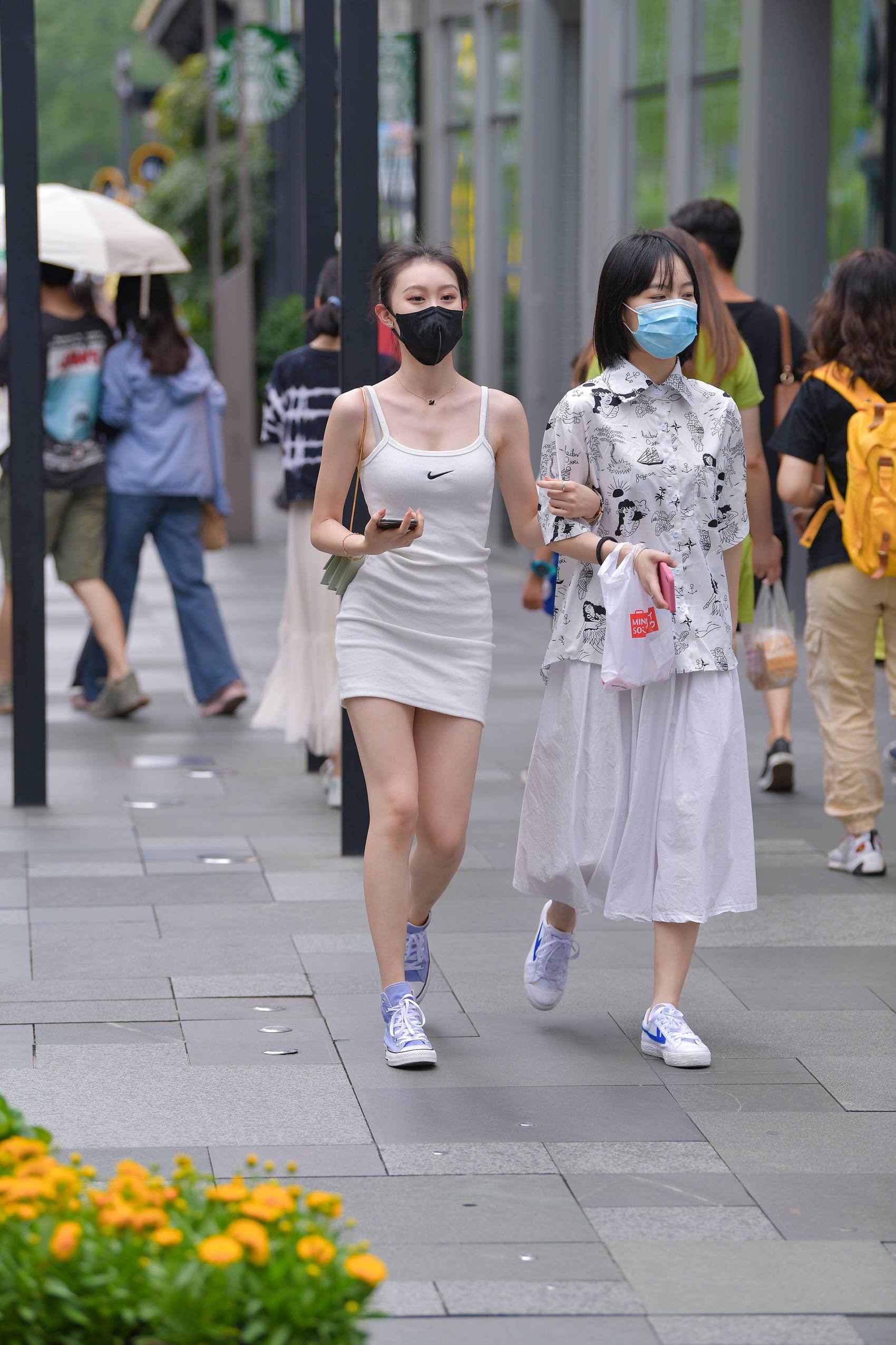 图片[2]-精选精选街拍作品 NO.1958 吊带包臀裙小解解[67P]-草丛看图