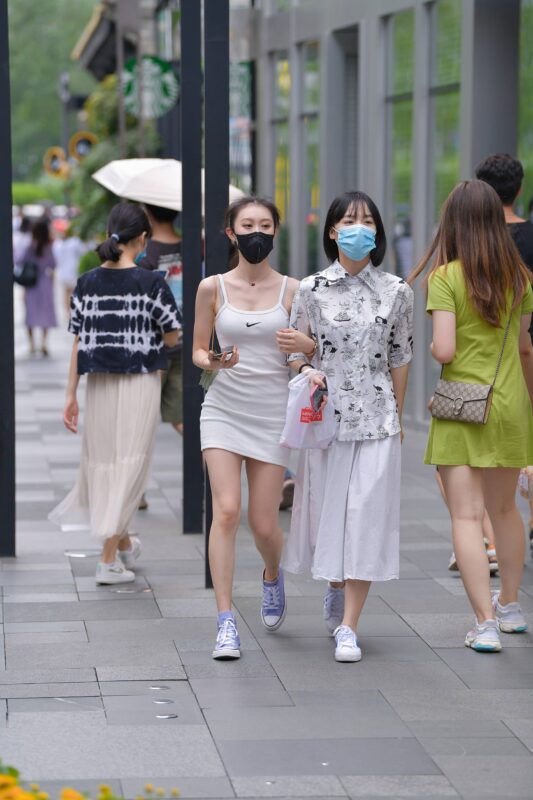 精选精选街拍作品 NO.1958 吊带包臀裙小解解[67P]-草丛看图