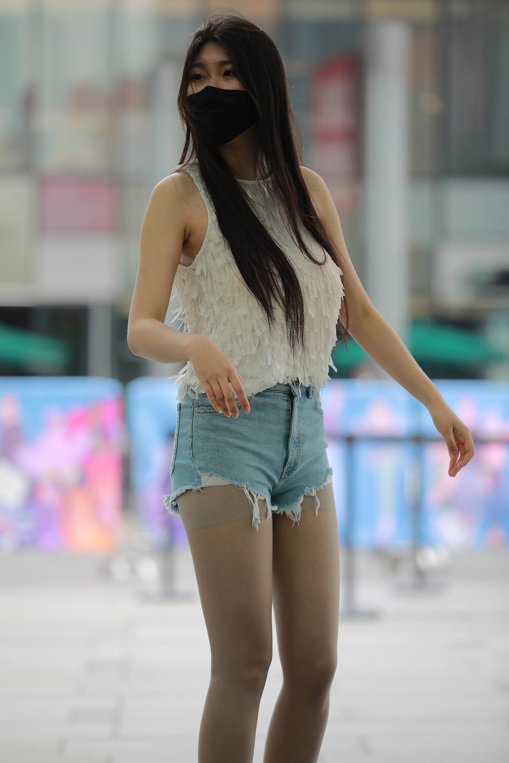 图片[2]-精选精选街拍作品 NO.1948 牛仔短裤丝袜女孩[68P]-草丛看图