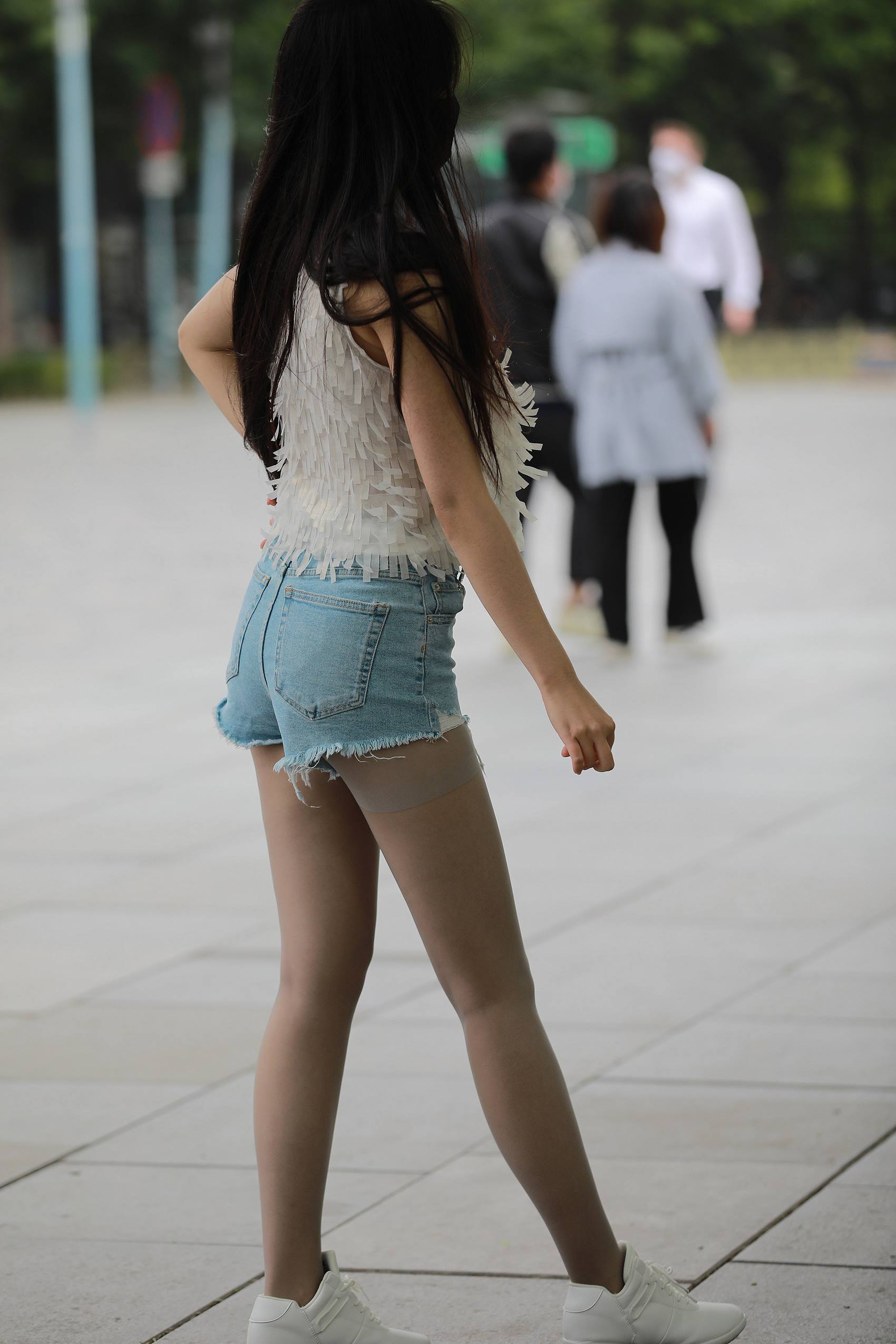 图片[4]-精选精选街拍作品 NO.1948 牛仔短裤丝袜女孩[68P]-草丛看图