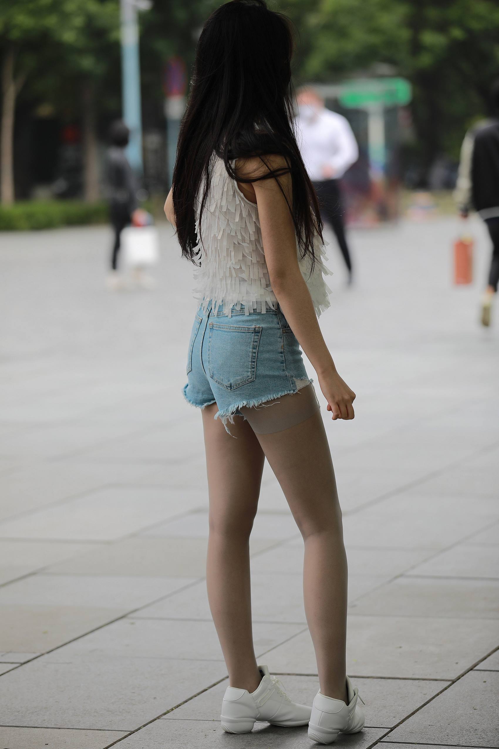 图片[6]-精选精选街拍作品 NO.1948 牛仔短裤丝袜女孩[68P]-草丛看图