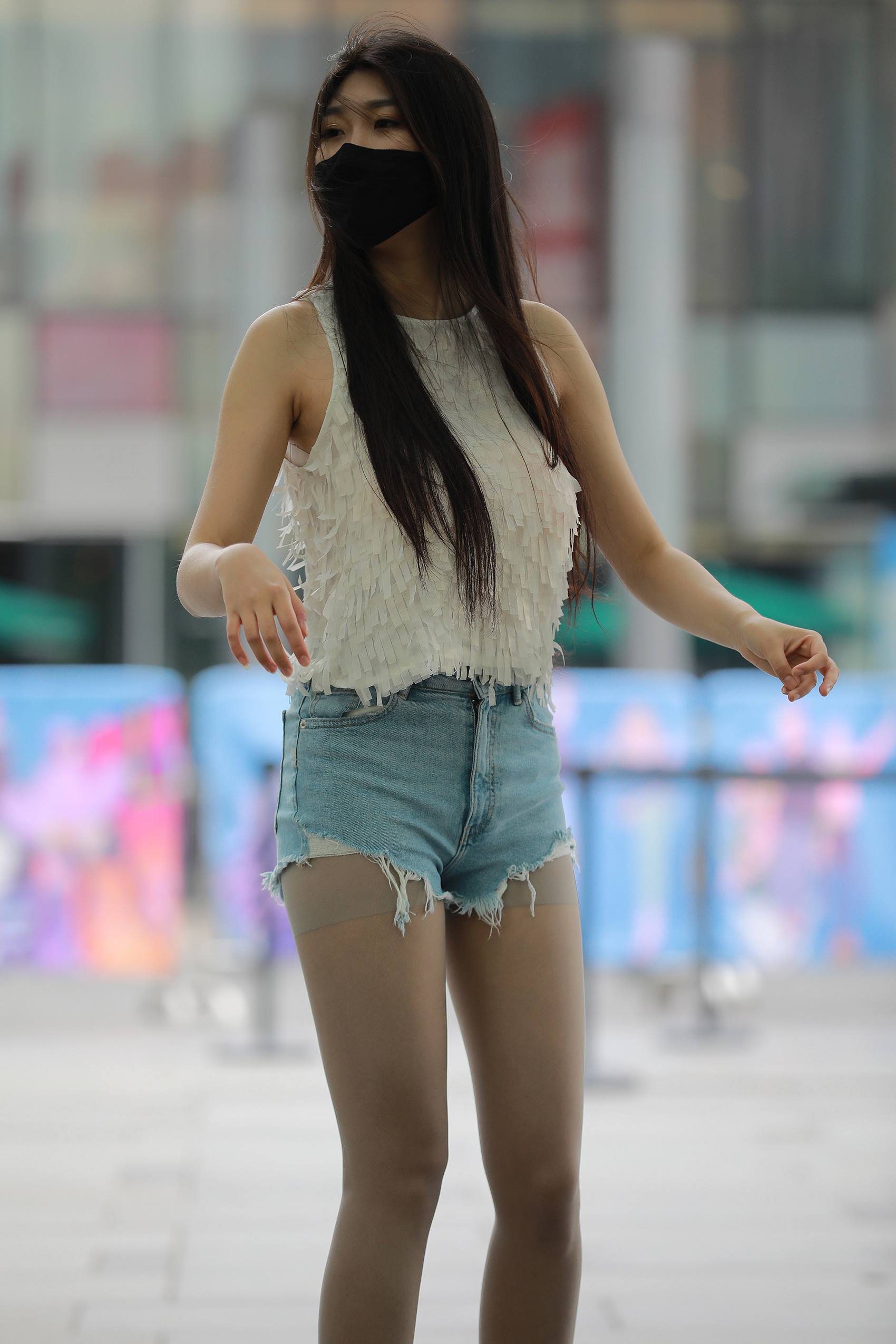 图片[1]-精选精选街拍作品 NO.1948 牛仔短裤丝袜女孩[68P]-草丛看图