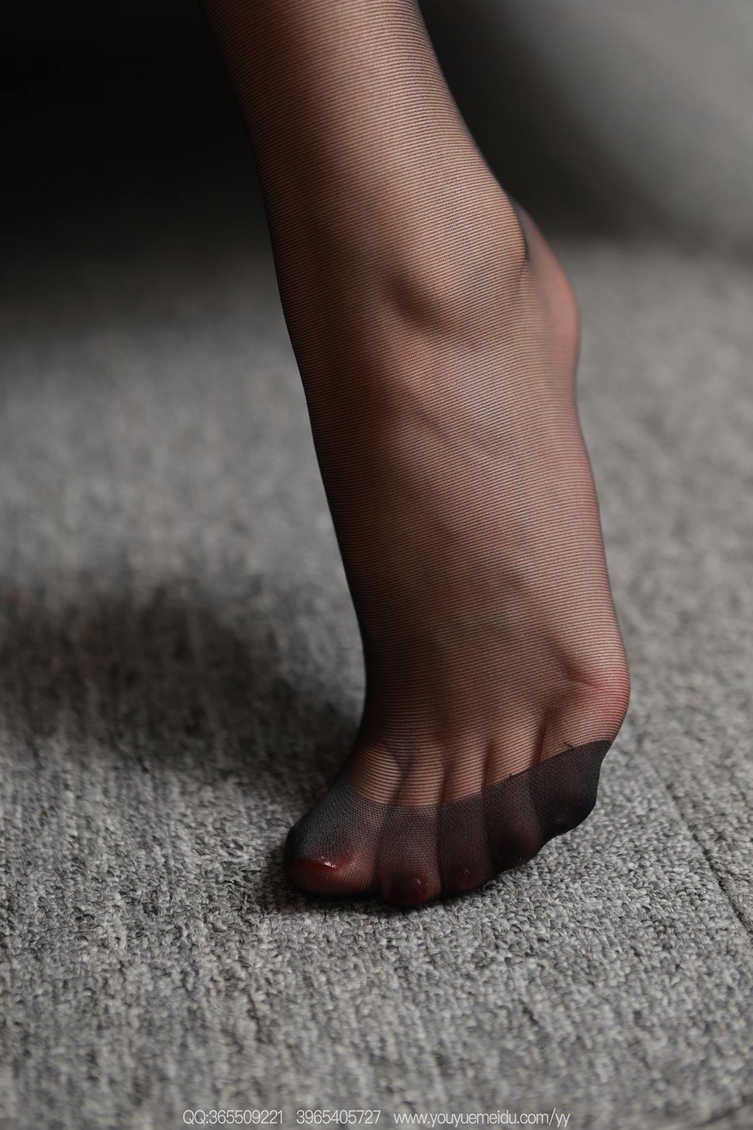 图片[4]-精选[IESS异思趣向] 2025.07.04 丝享家2097：团团《红色OL套装（下）》[87P]-草丛看图