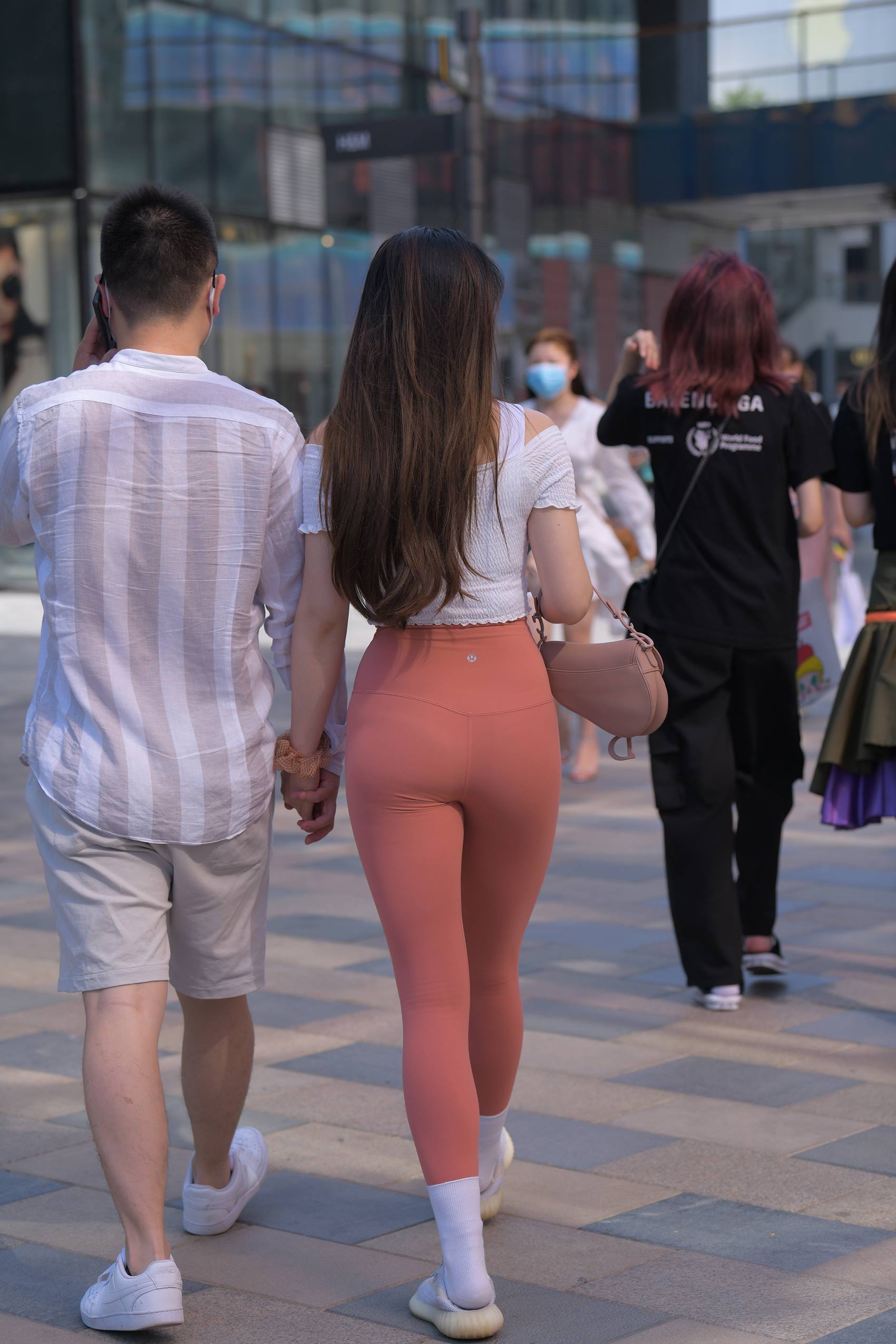 图片[1]-精选精选街拍作品 NO.1872 红石街拍作品 – 粉色姓感瑜伽[92P]-草丛看图