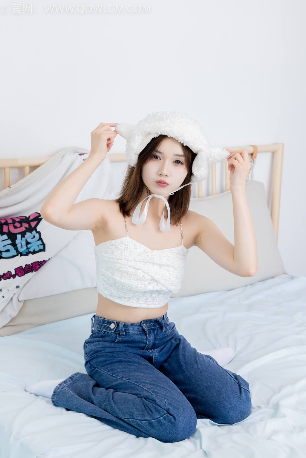 图片[7]-精选勿恋传媒 NO.2432 橙子-运动鞋、白棉袜、裸足[130P]-草丛看图