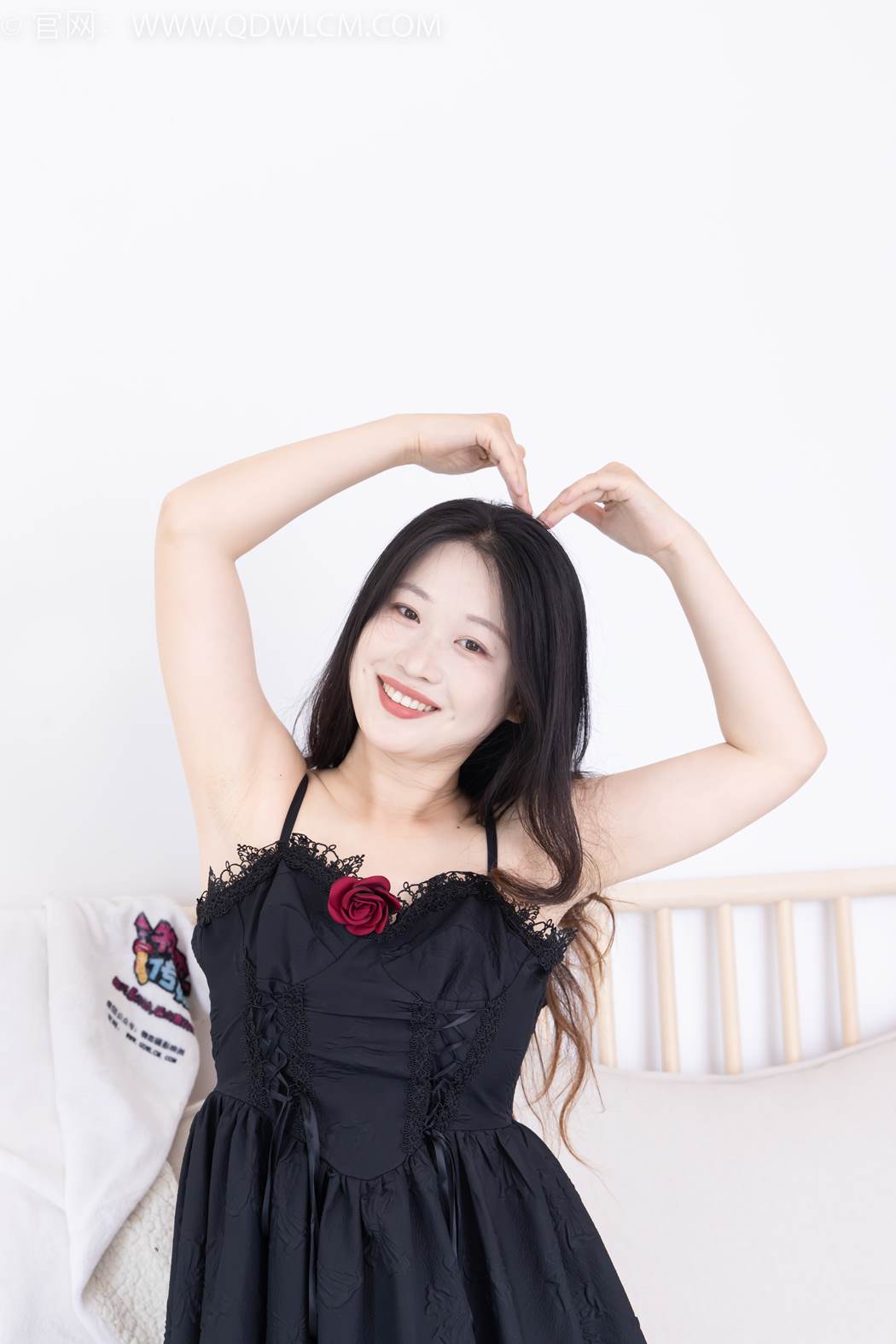 图片[5]-精选勿恋传媒 NO.2421 小紫-高跟鞋、薄灰丝、裸足[120P]-草丛看图