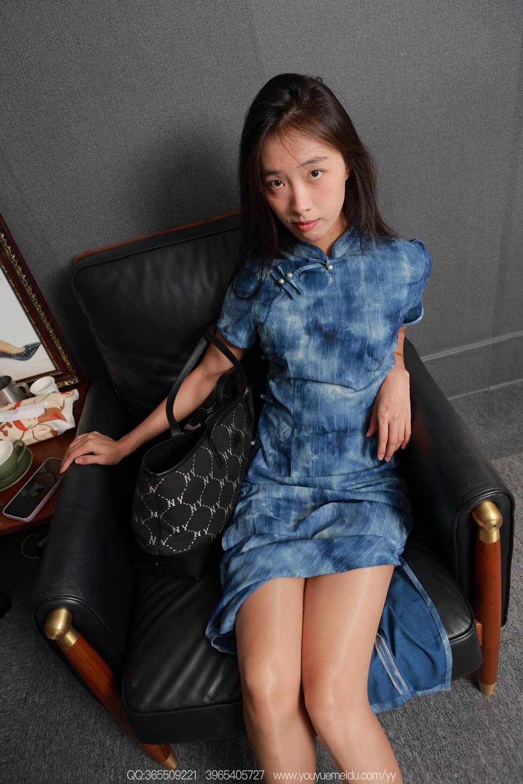 图片[2]-精选[IESS异思趣向] 2025.08.29 丝享家2144：小九《旗袍油亮丝（上）》[99P]-草丛看图