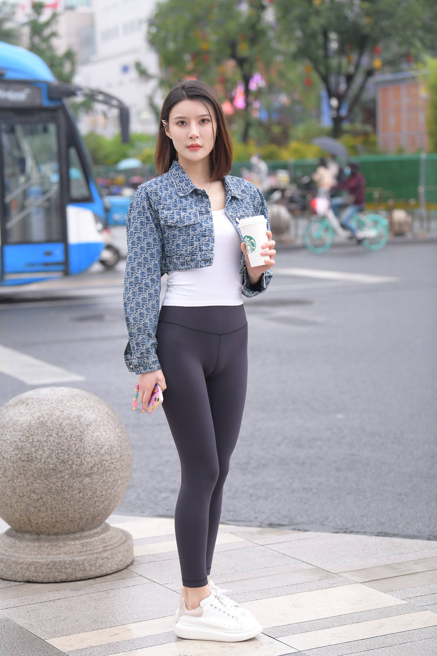 图片[6]-精选精选街拍作品 NO.1936 一始街拍作品 – 黑色瑜伽裤美女[52P]-草丛看图