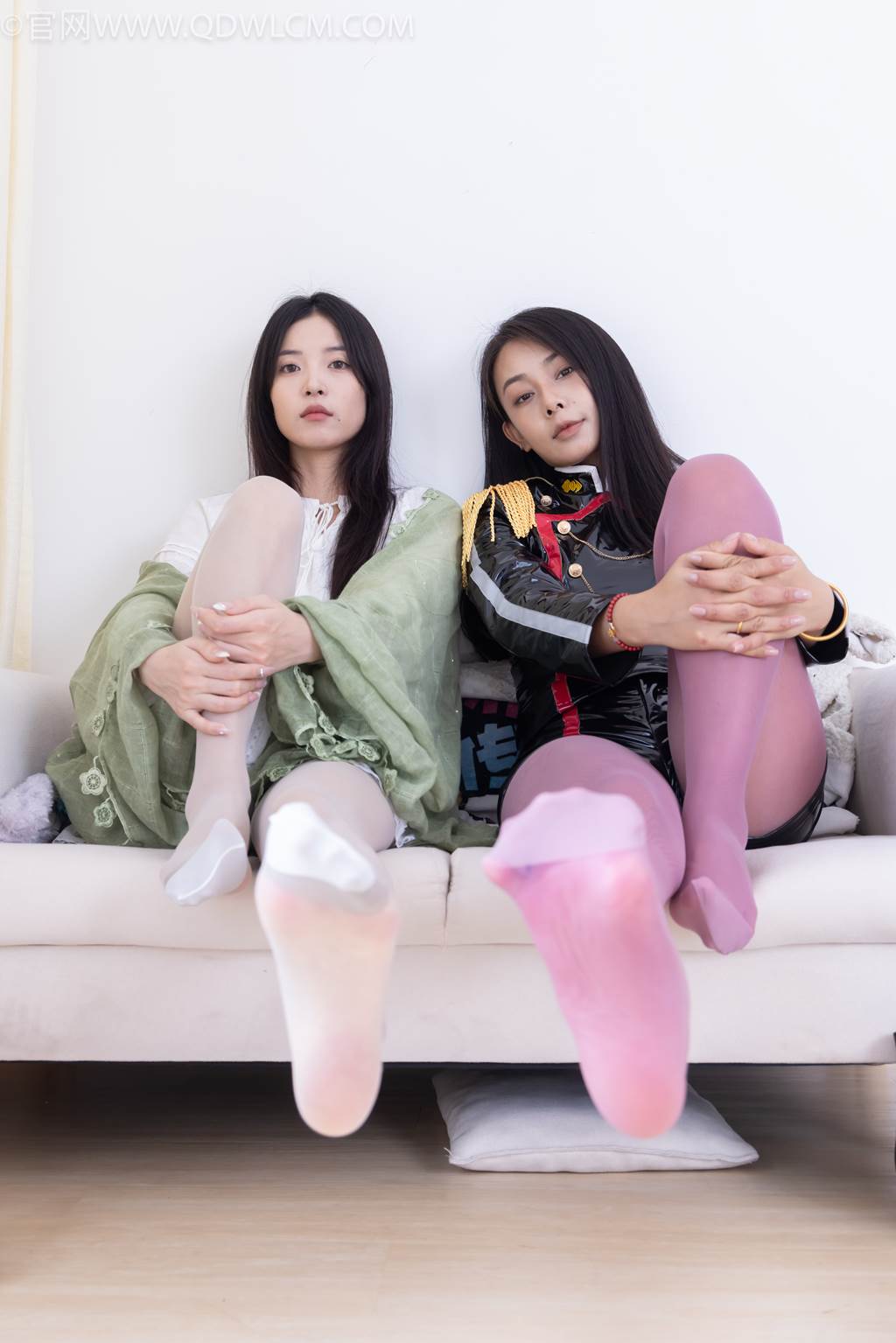 图片[7]-精选勿恋传媒 NO.2442 茯苓&岚岚-高跟鞋、短靴、薄粉丝、薄白丝套薄灰丝[164P]-草丛看图