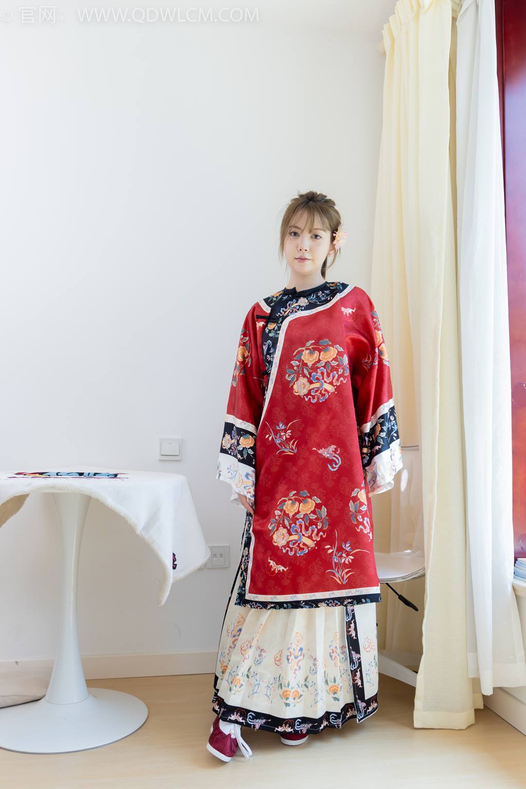 图片[4]-精选勿恋传媒 NO.2429 小曦-汉服、布鞋、足袋、白棉袜[157P]-草丛看图