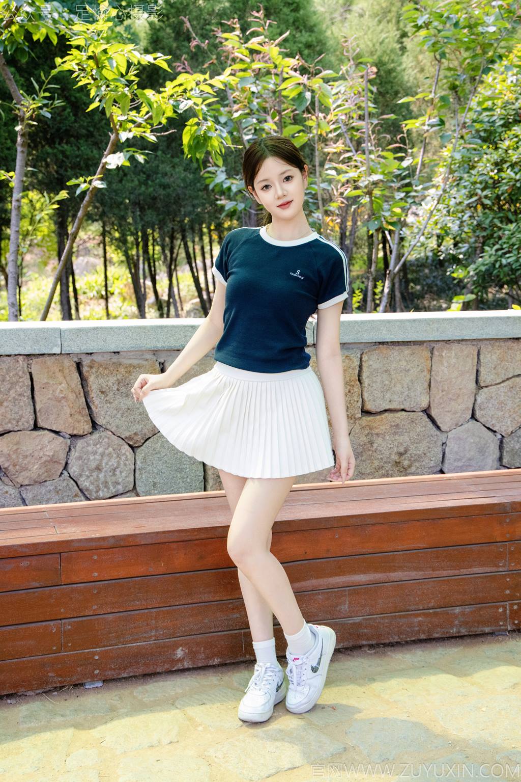 图片[1]-精选足愉心 NO.039 嘉怡（搭配：体操服、白色短裙、白色棉袜、运动鞋）[90P]-草丛看图