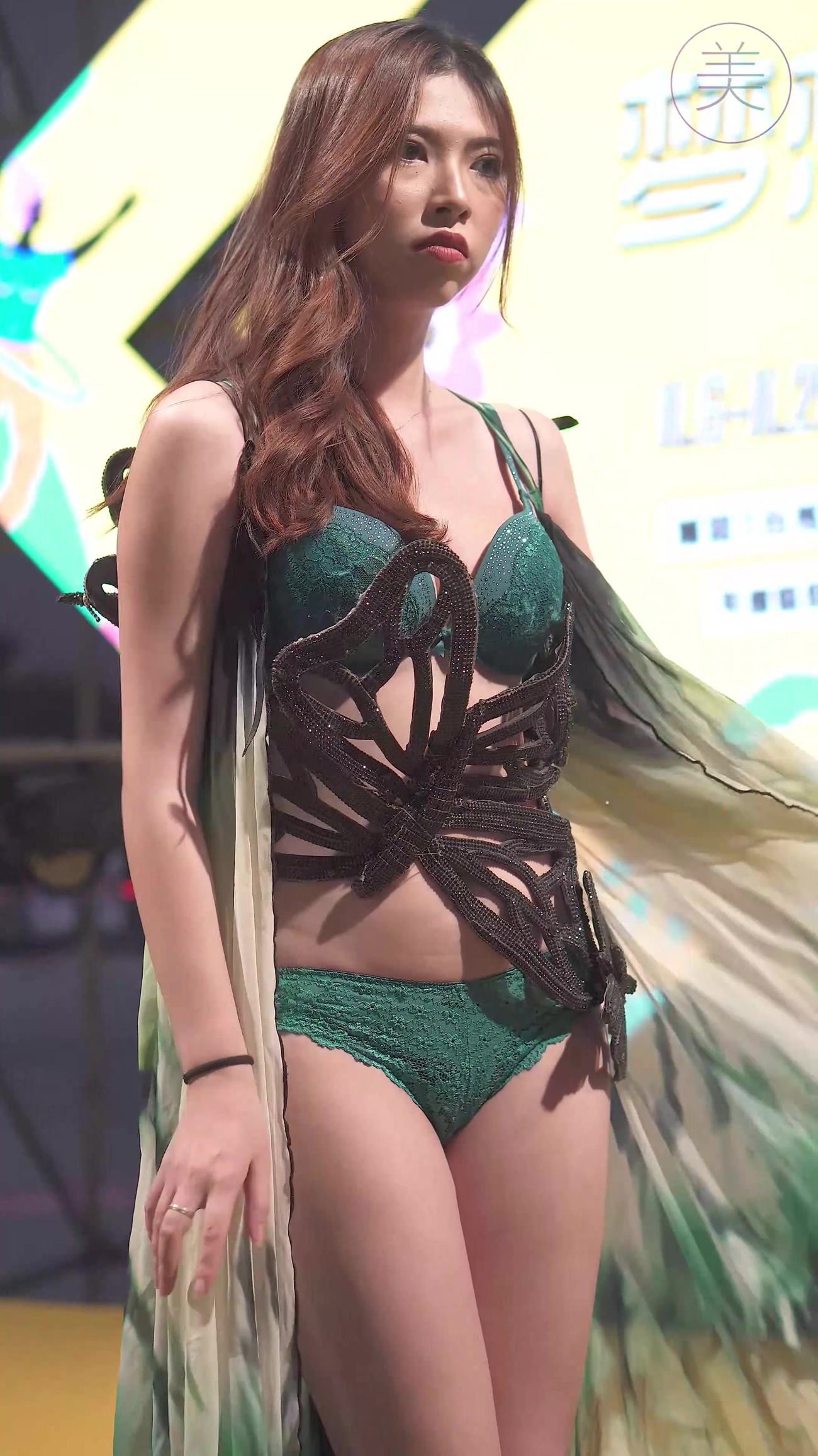 图片[4]-精选NO.0140 2021 广州安华汇维密内一秀 Victoria’s Secret Fashion[20P]-草丛看图