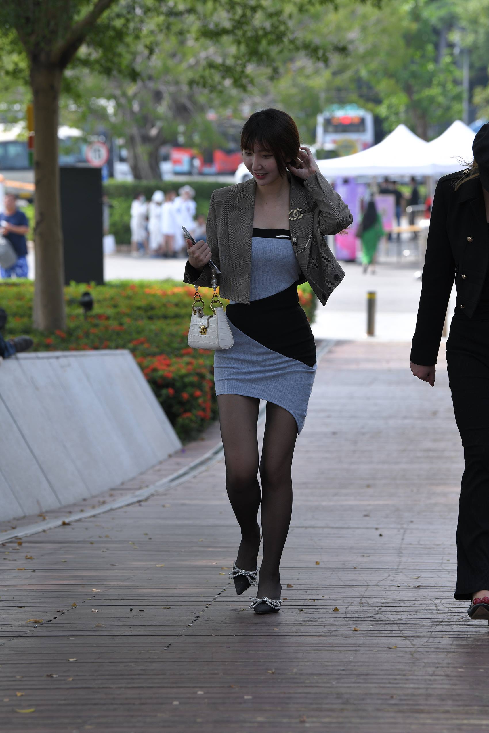 图片[2]-精选精选街拍作品 NO.1895 黑丝短裙凉拖[56P]-草丛看图