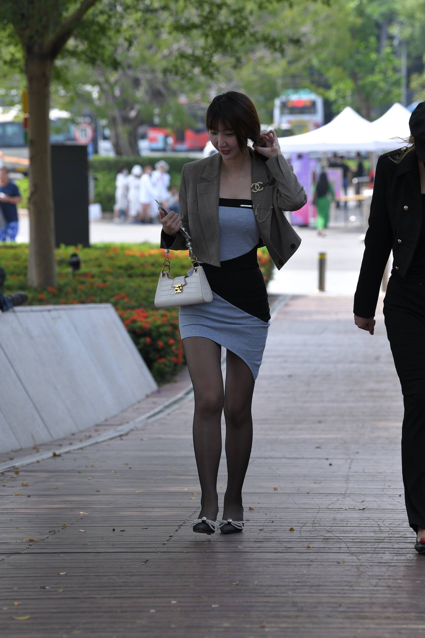 图片[3]-精选精选街拍作品 NO.1895 黑丝短裙凉拖[56P]-草丛看图