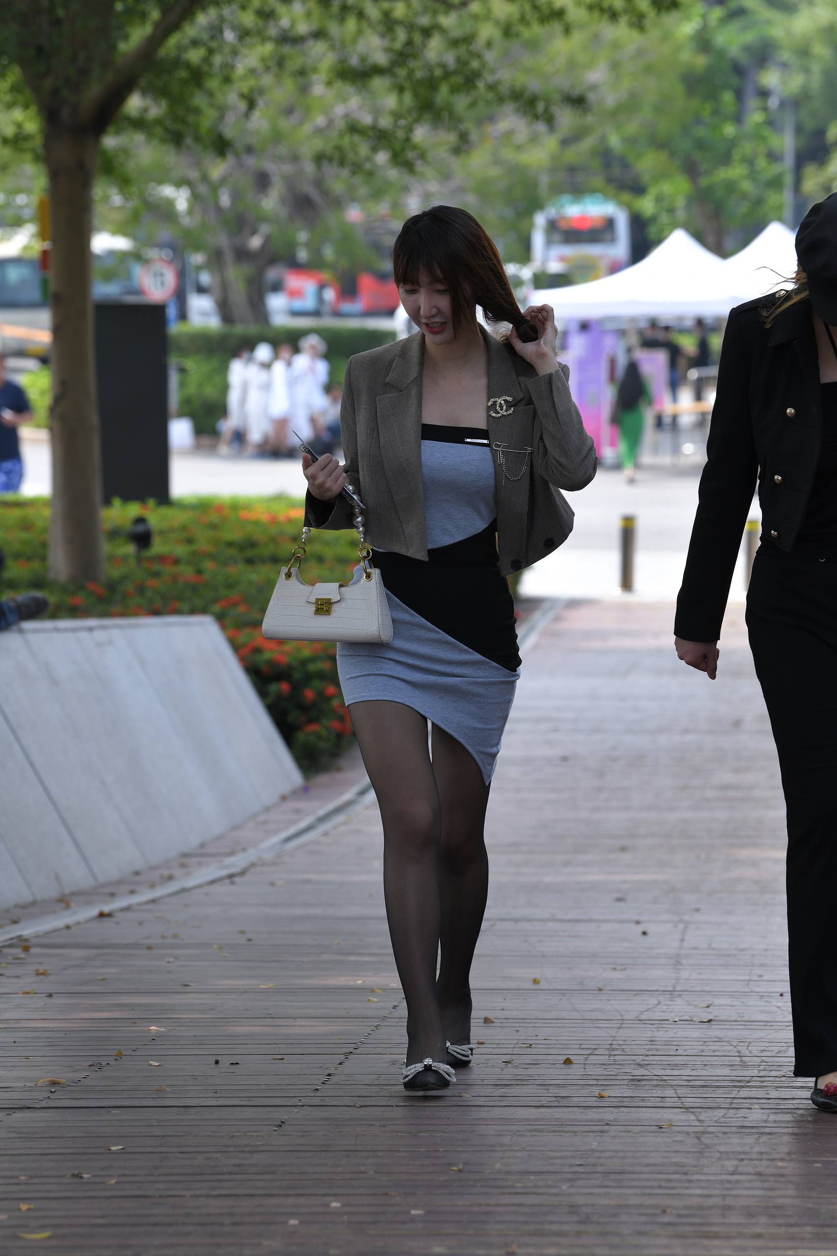 图片[4]-精选精选街拍作品 NO.1895 黑丝短裙凉拖[56P]-草丛看图