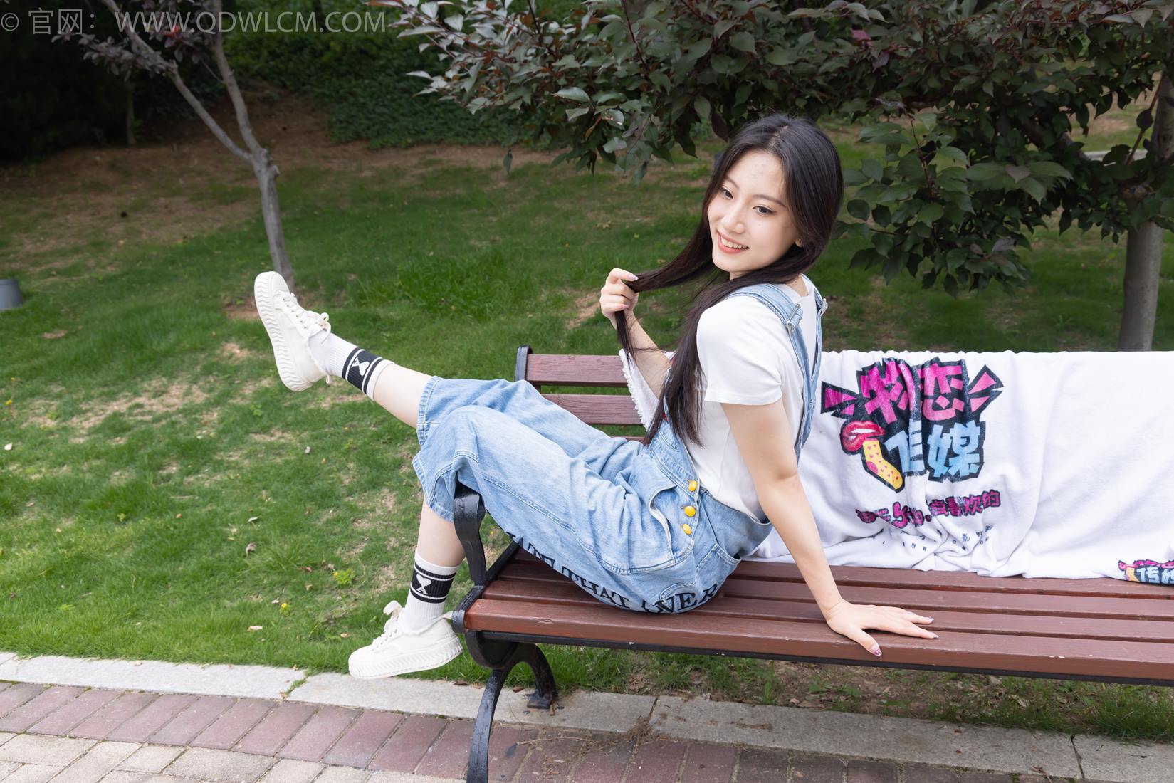 图片[8]-精选勿恋传媒 NO.2407 奶糖-帆布鞋、自然穿脏白棉袜、裸足[116P]-草丛看图