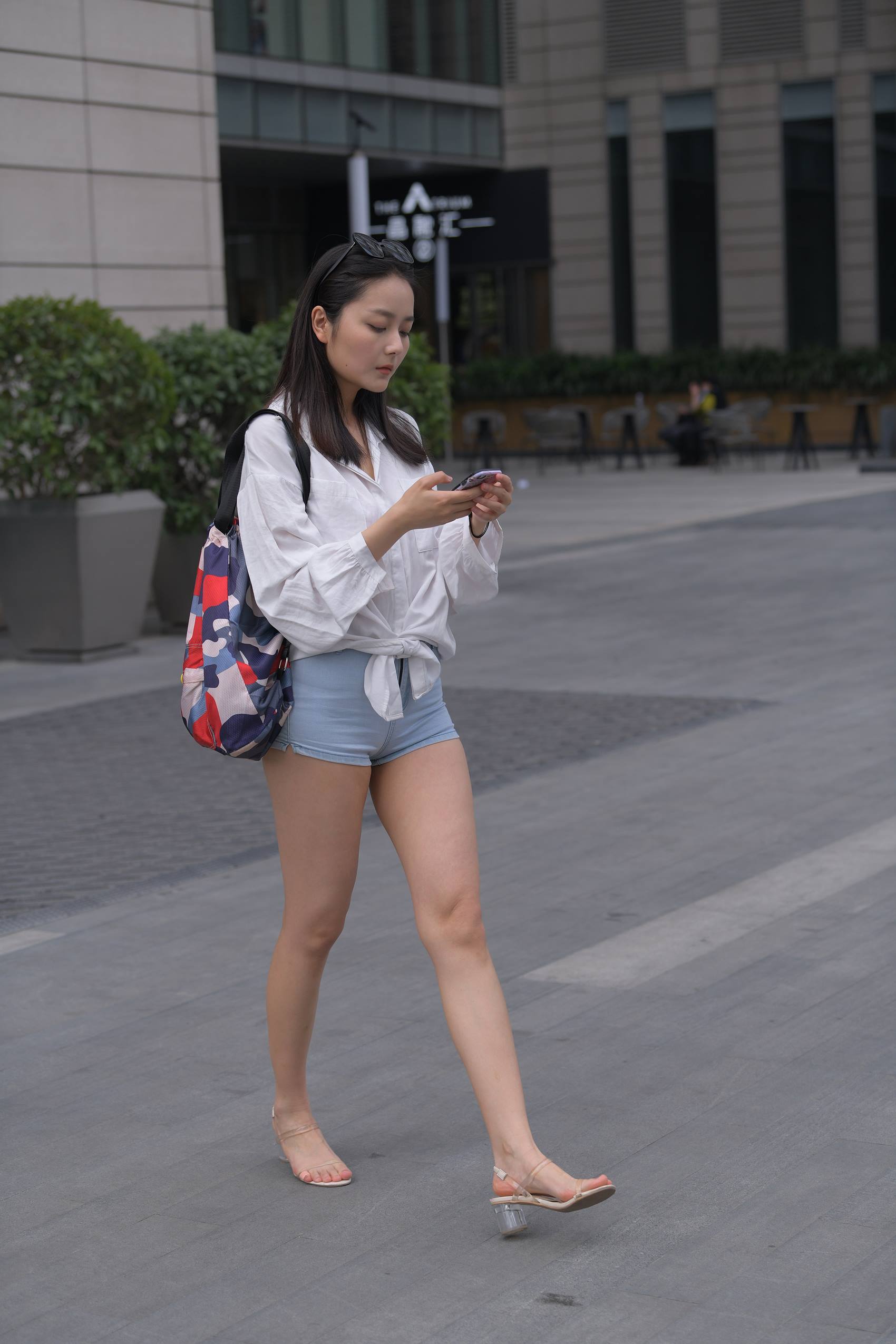 图片[7]-精选精选街拍作品 NO.1911 一始街拍作品 – 热裤美女[84P]-草丛看图