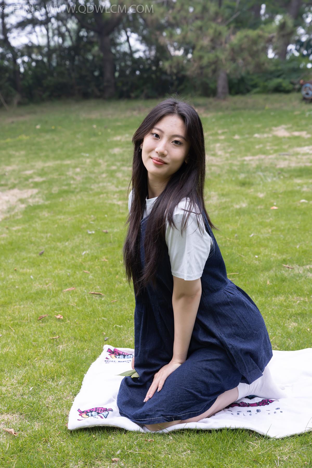 图片[5]-精选勿恋传媒 NO.2393 奶糖-帆布鞋、白棉袜、裸足[96P]-草丛看图