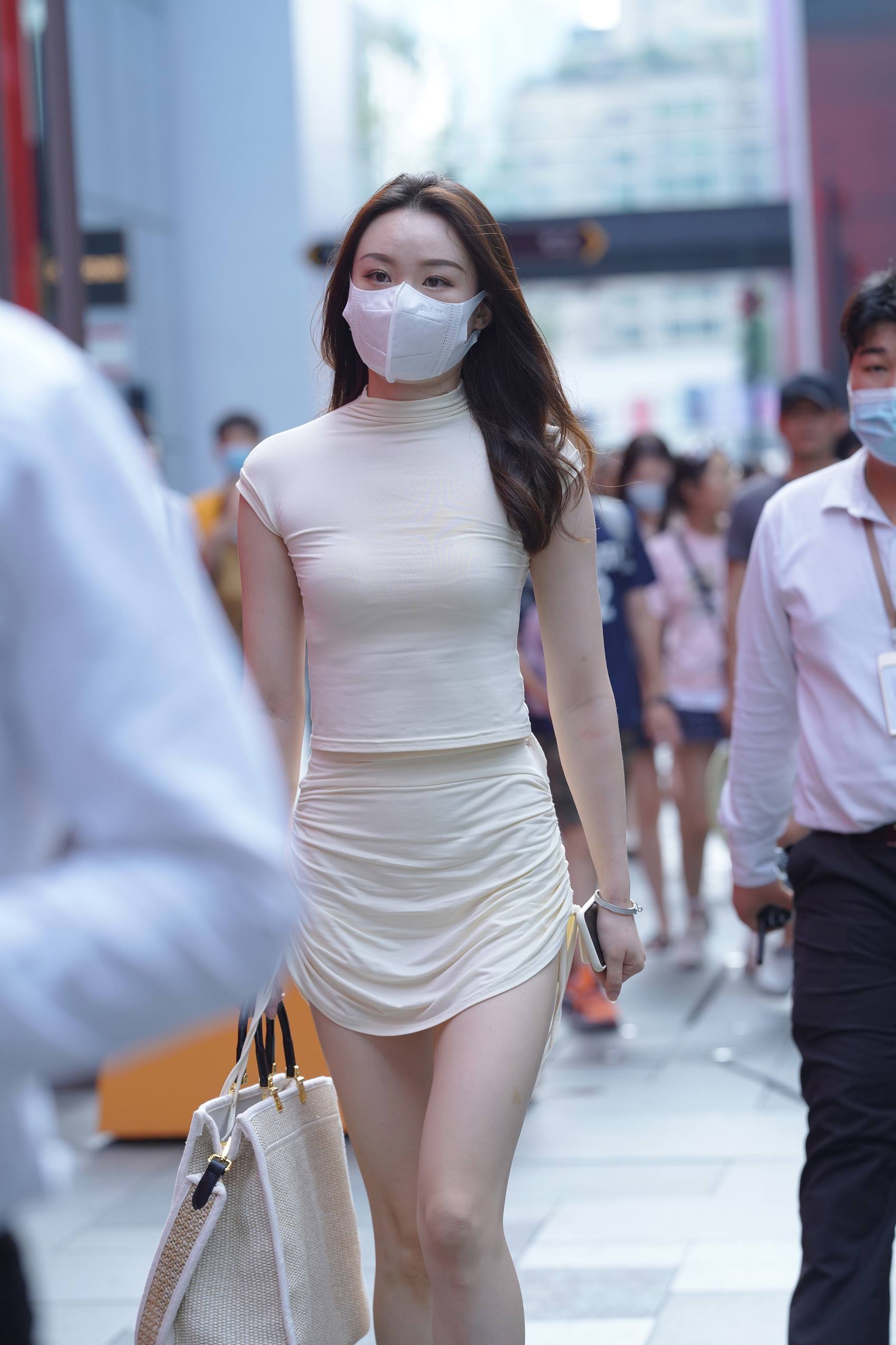 图片[2]-精选精选街拍作品 NO.1923 好白嫩啊丰臀美女[80P]-草丛看图